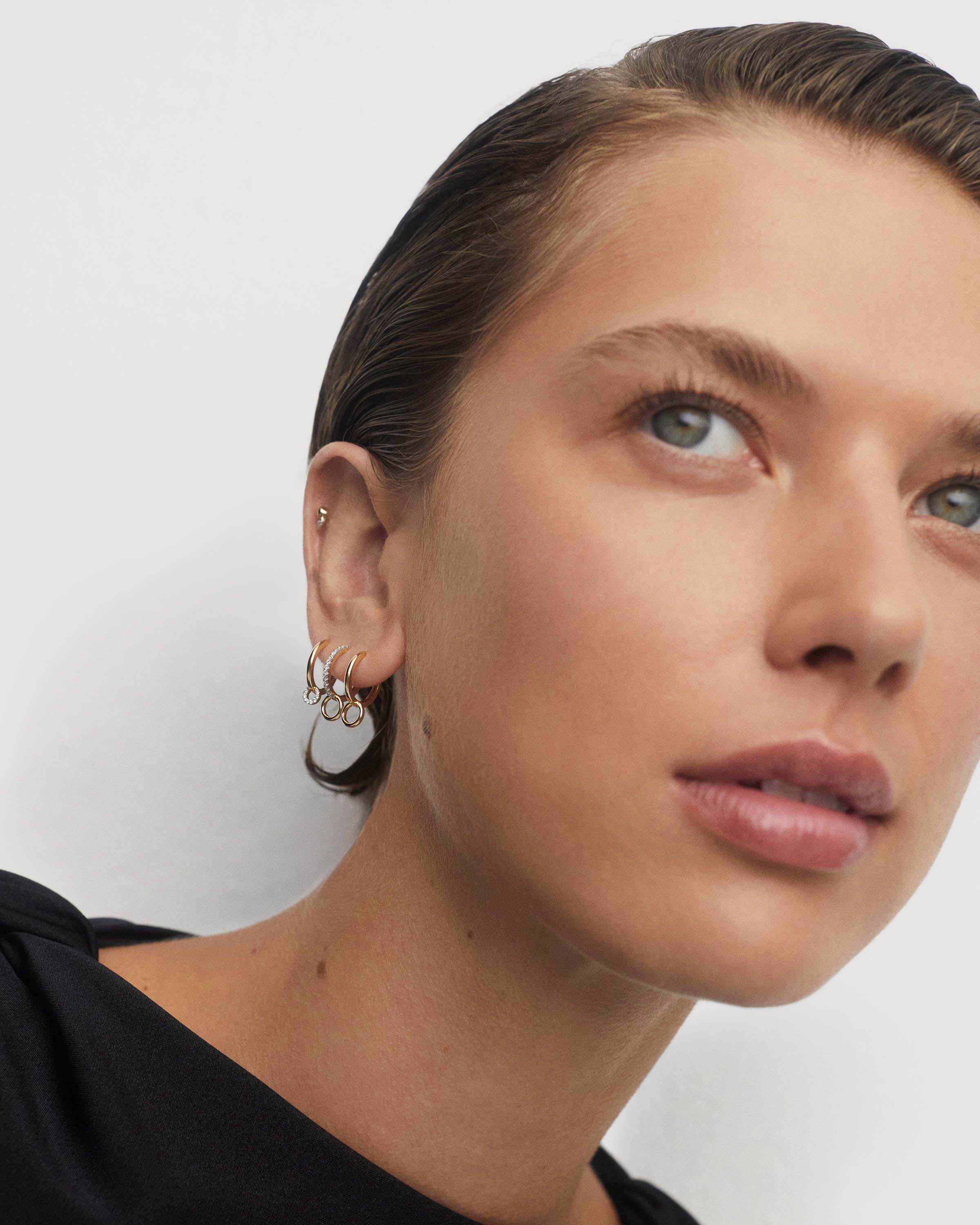 Diamond & Gold Circle Single Hoop Earrings for Women - Elegant & Timeless Jewelry for Parties, Weddings & Everyday Wear