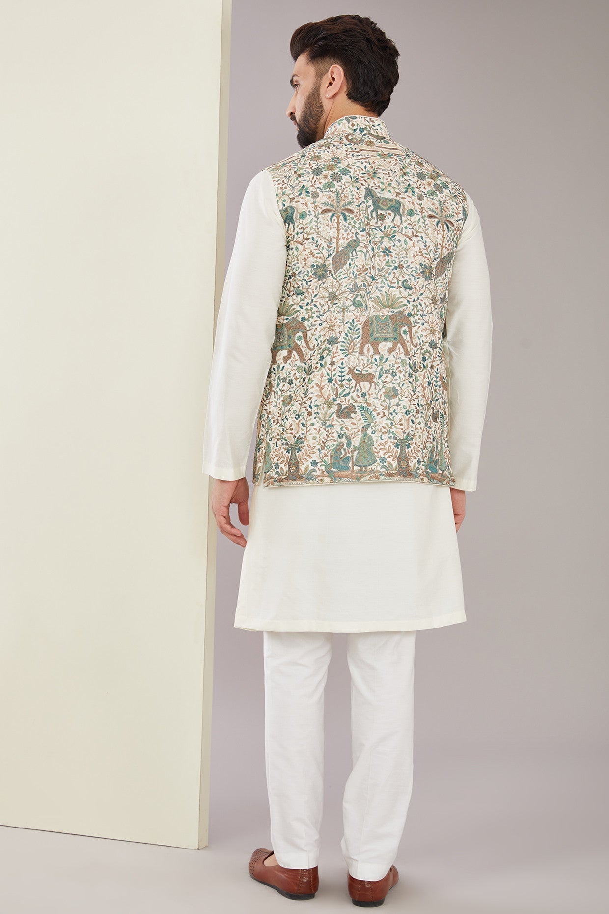 Exquisite Kashmiri Embroidered Short Nehru Jacket for Men - Traditional Indian Ethnic Wear - Perfect for Weddings, Festivals & Cultural Events