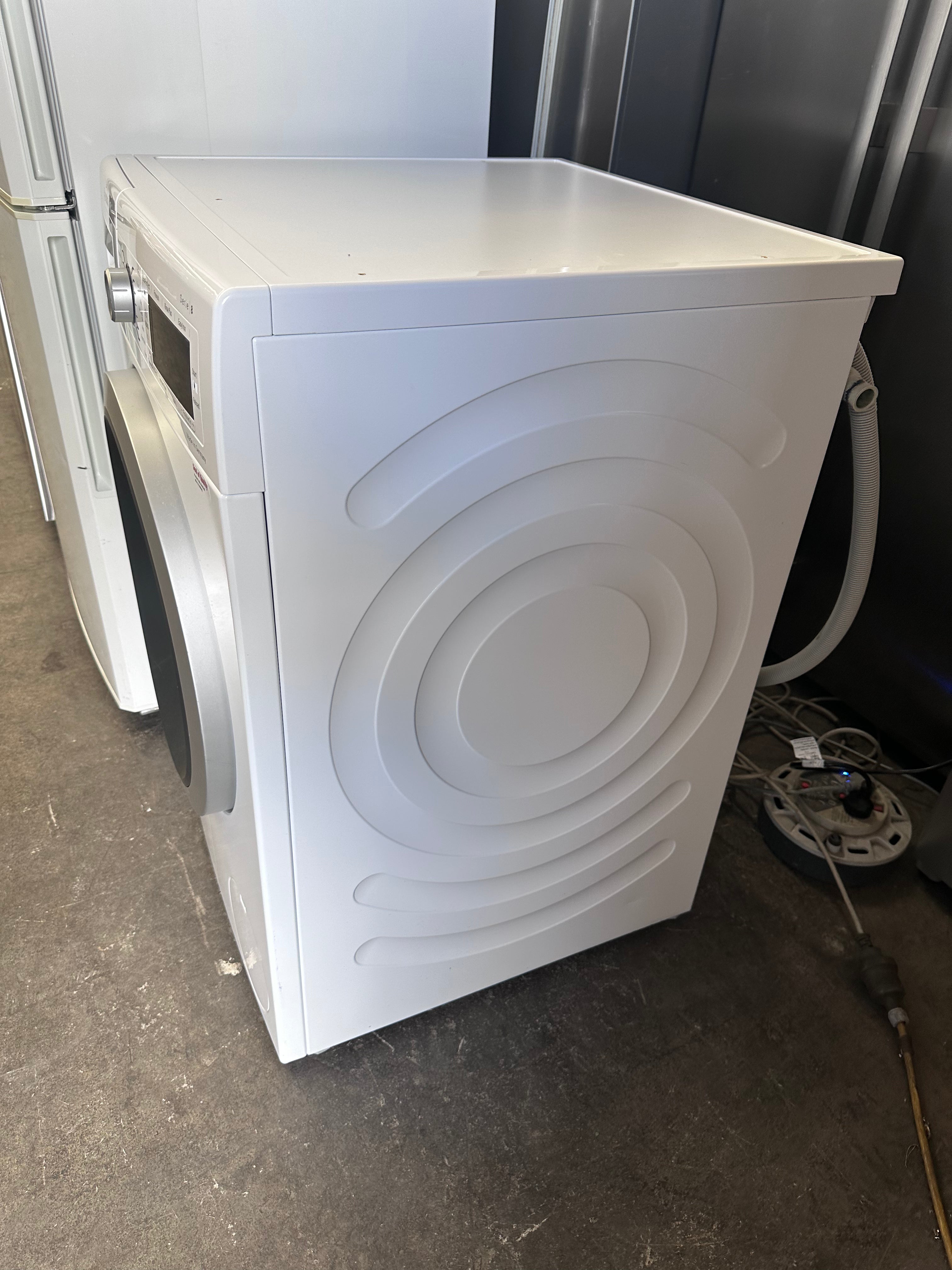 Bosch Series 8 9kg Front Load Washing Machine with i-DOS - Energy Efficient, Quiet, Made in Germany (Certified Refurbished) - Perfect for Apartments, Laundry Rooms & Small Families
