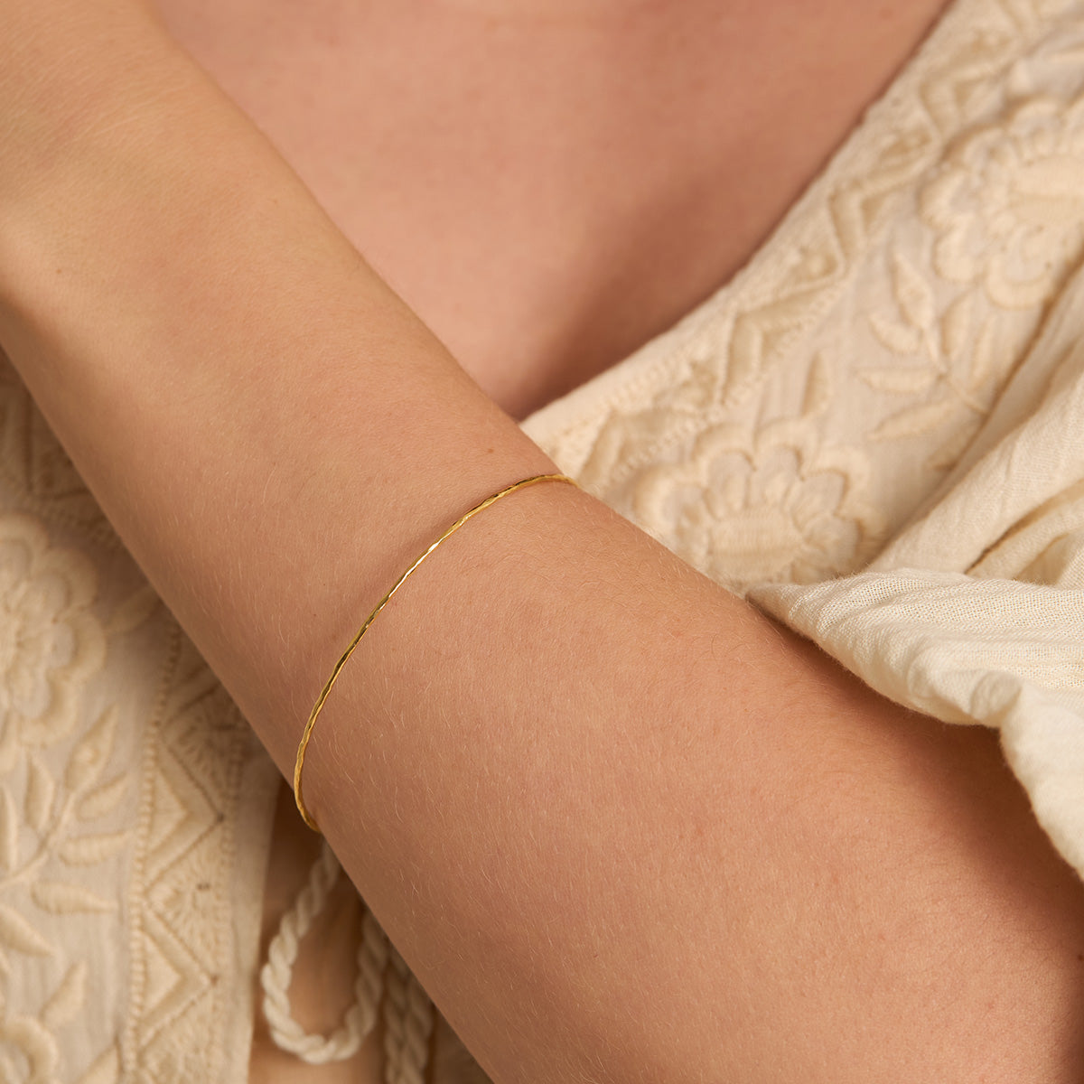 Elegant 14K Gold Bangle for Women - Dainty & Stackable Bracelet - Perfect for Everyday Wear, Gifts & Special Occasions