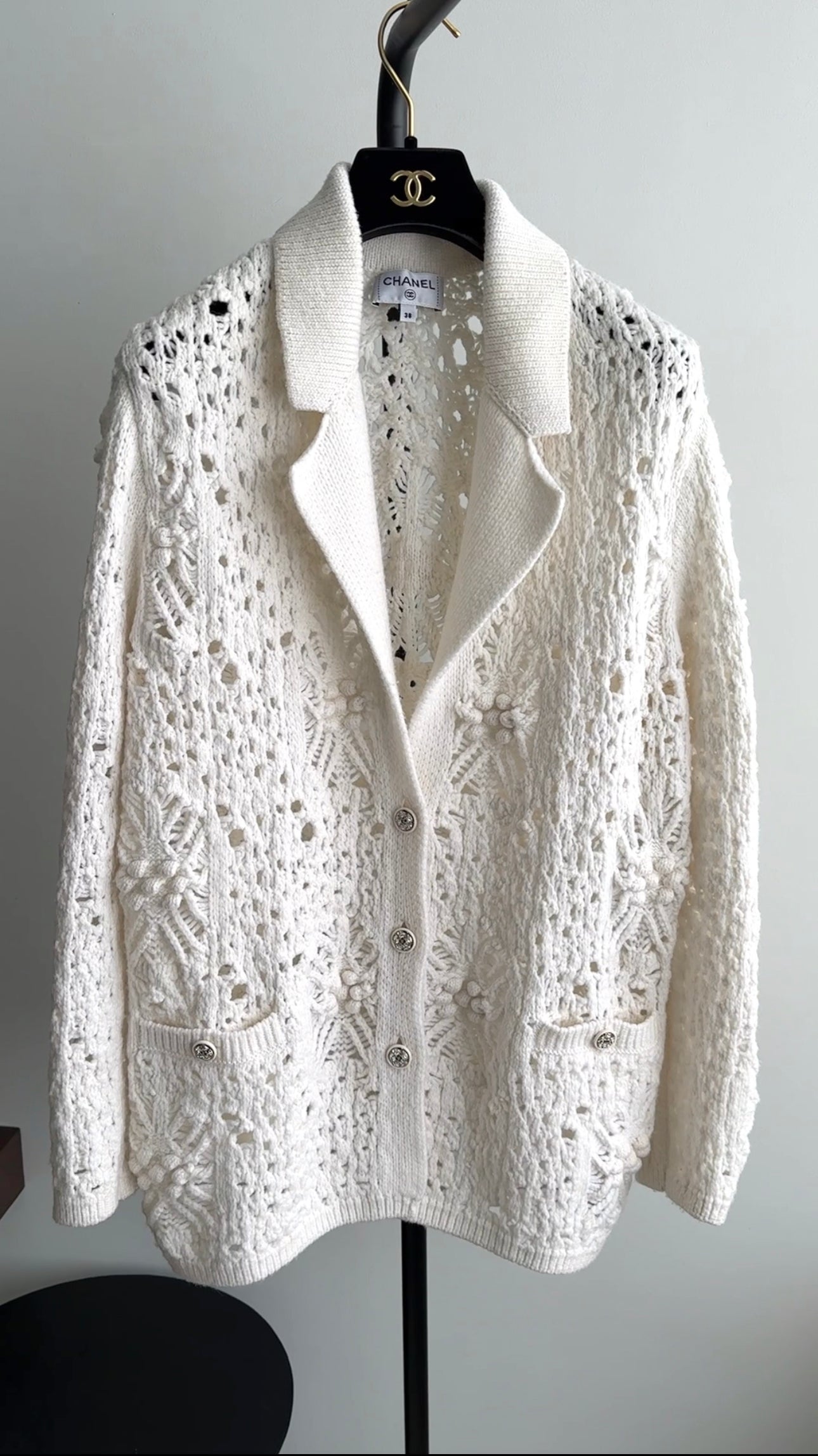 Chanel 22C Ivory Chunky Knit Cashmere Cardigan Sweater Women's Size FR38 - Luxury Winter Warm Pullover for Office & Casual Outfits