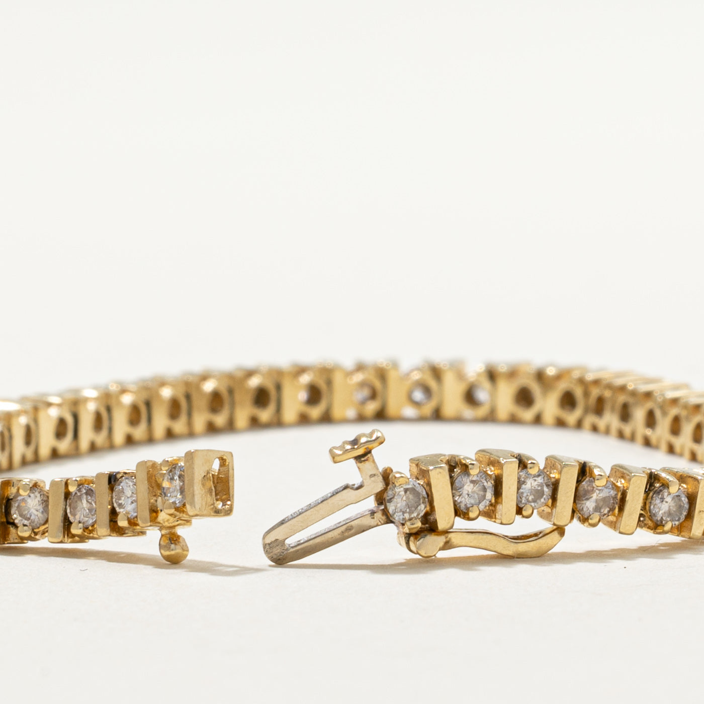 2.43ctw Diamond Tennis Bracelet for Women | 6.75 Inch Adjustable Length | Elegant Gift for Anniversary, Wedding & Special Occasions | Perfect for Evening Parties, Date Nights & Formal Events