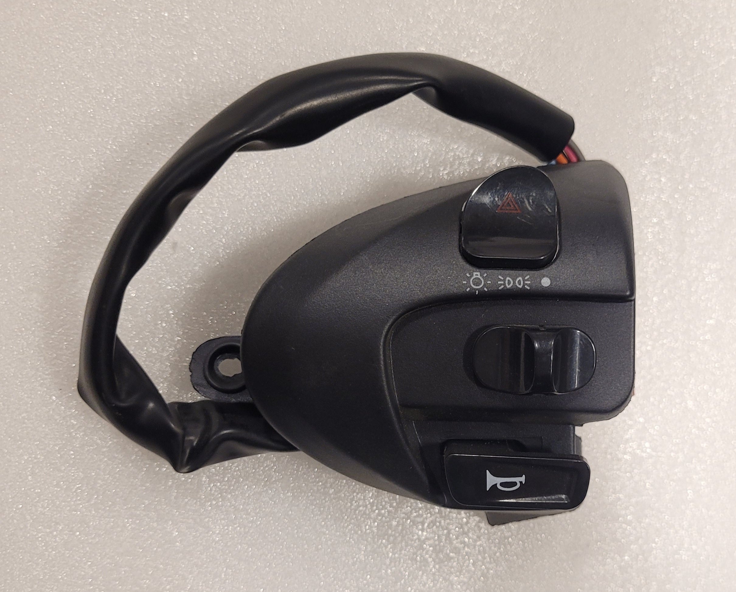 Multi-Function Right Side Switch - Premium Car Accessory for Easy Control & Convenience | Perfect for Driving, Off-Roading & Daily Commutes