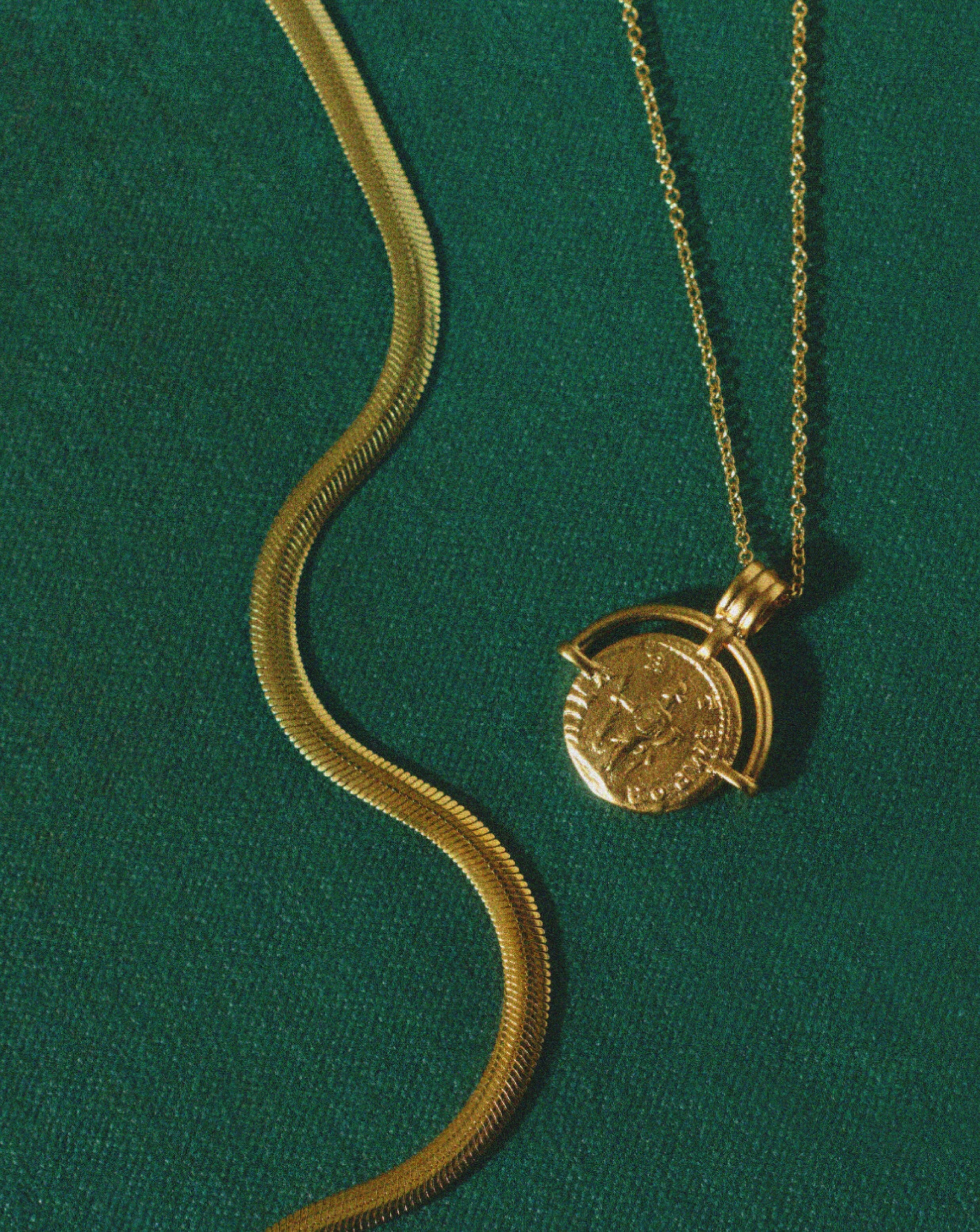 Elegant Flat Snake Chain Necklace for Women - Dainty Gold & Silver Layering Necklace Jewelry - Perfect for Everyday Wear, Date Night & Gift Giving