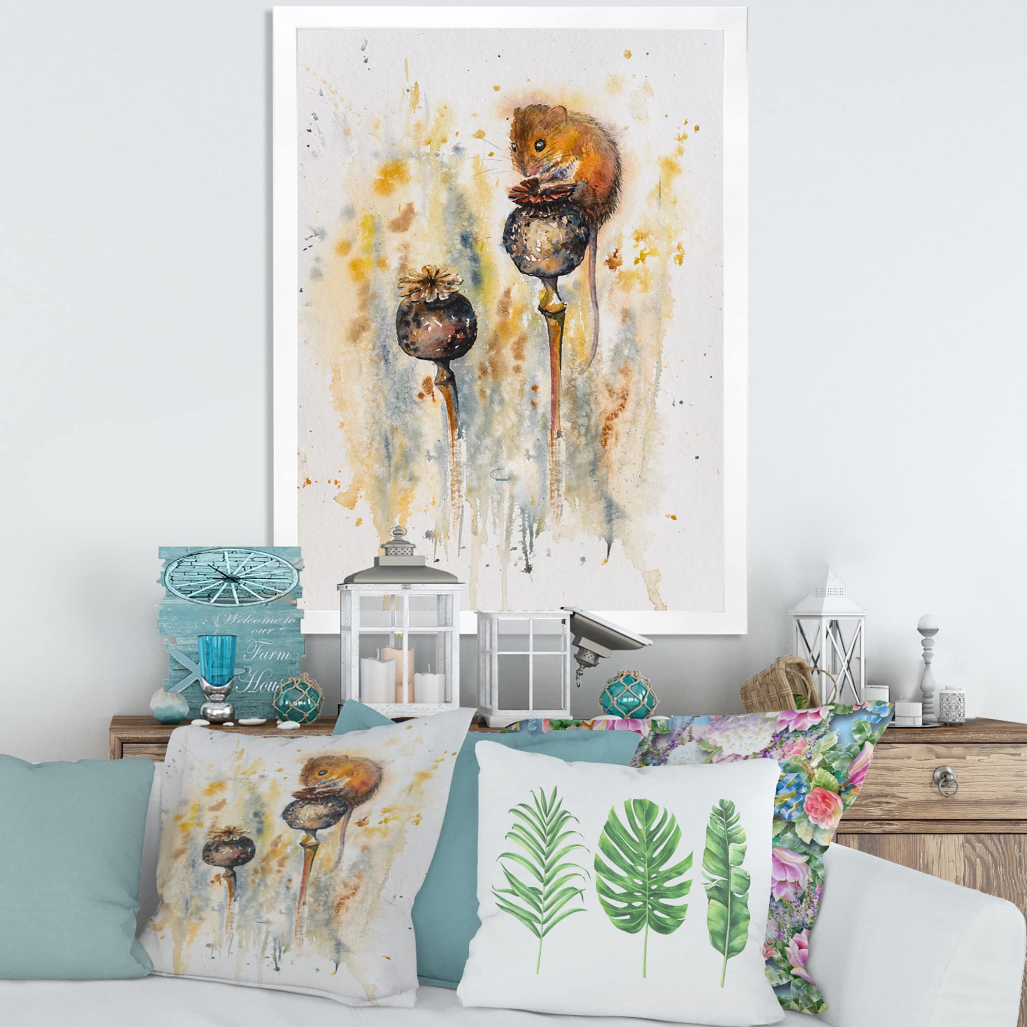 DesignQ Traditional Framed Wall Art - Mouse Sitting on Poppies Painting - Home & Office Decor for Living Room, Bedroom, or Gift
