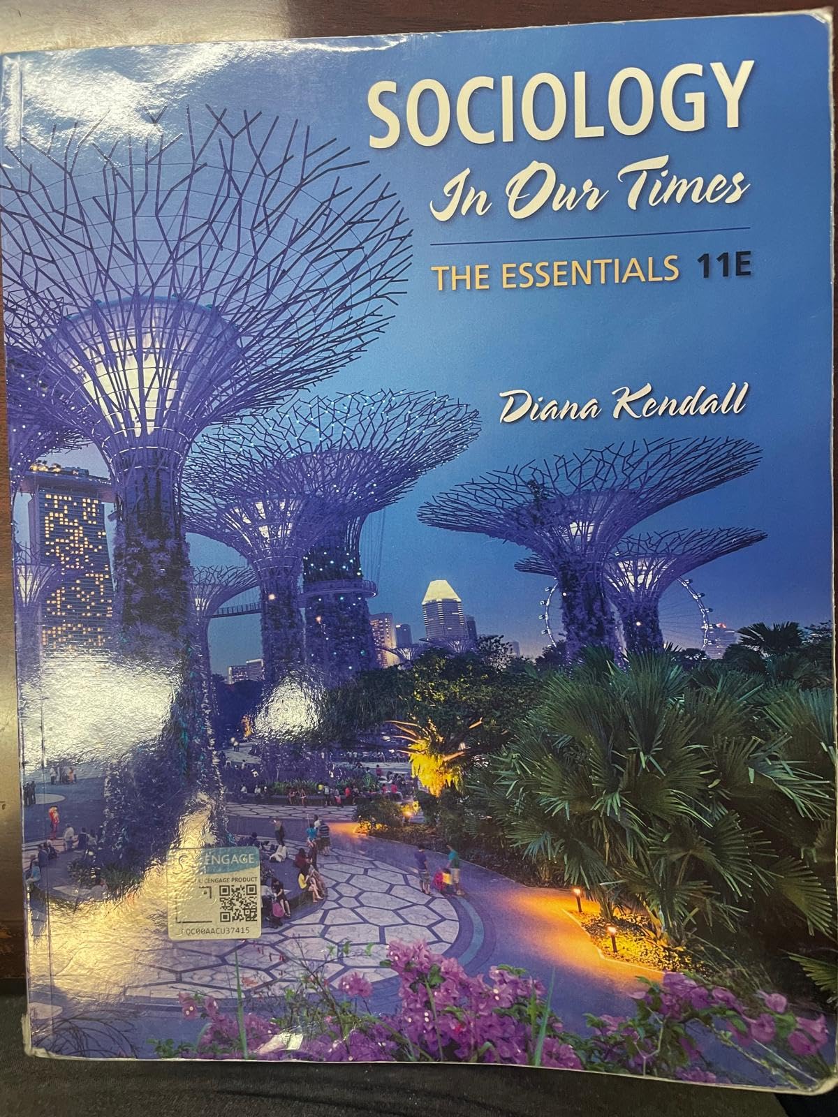 Sociology in Our Times: The Essentials - Textbook for College Students & Social Science Enthusiasts | Perfect for Classrooms, Self-Study & Research