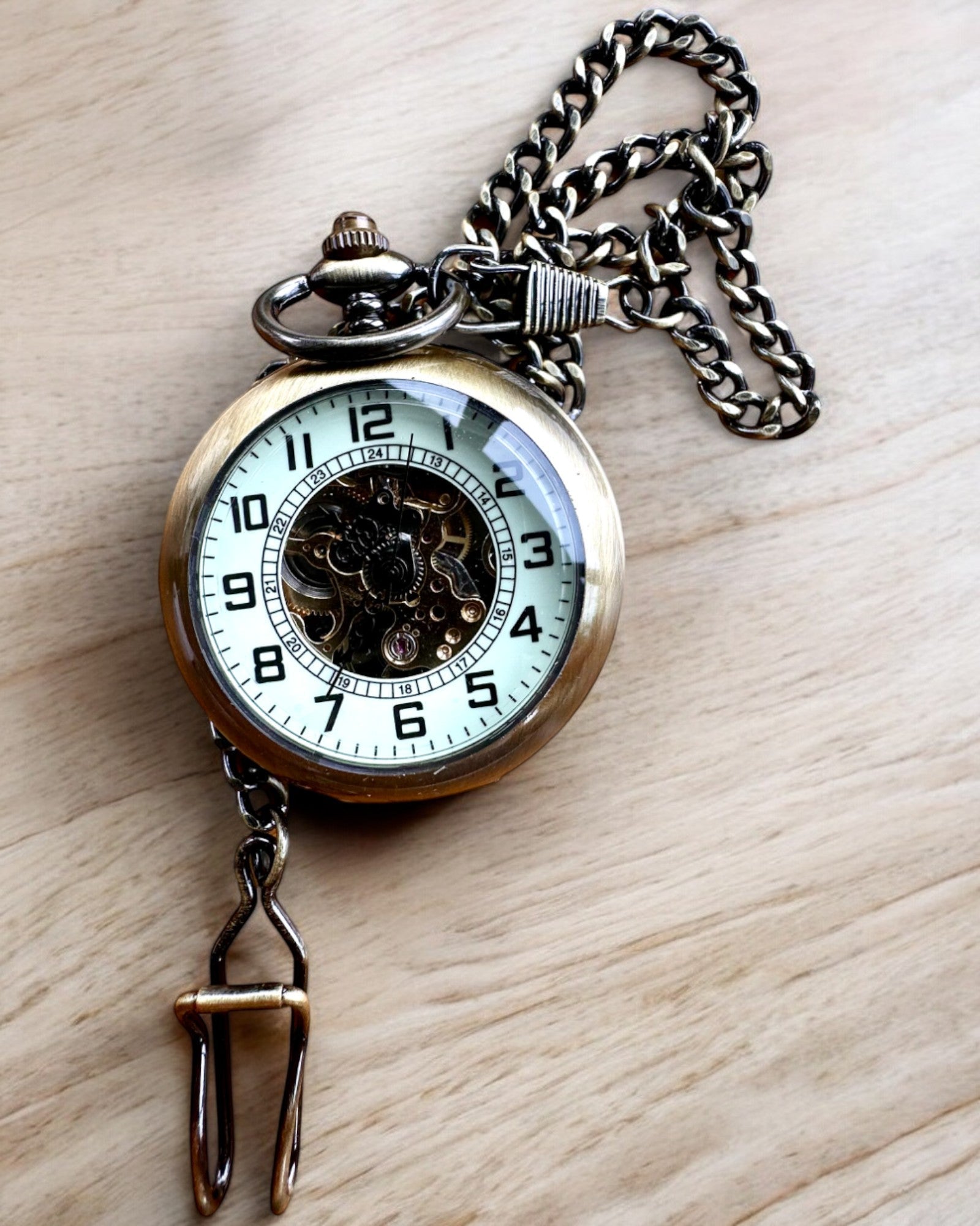 Vintage Classic Pocket Watch - Oldtimer Retro Style with Custom Engraving, Perfect Gift for Men & Women | Ideal for Weddings, Anniversaries, and Special Occasions