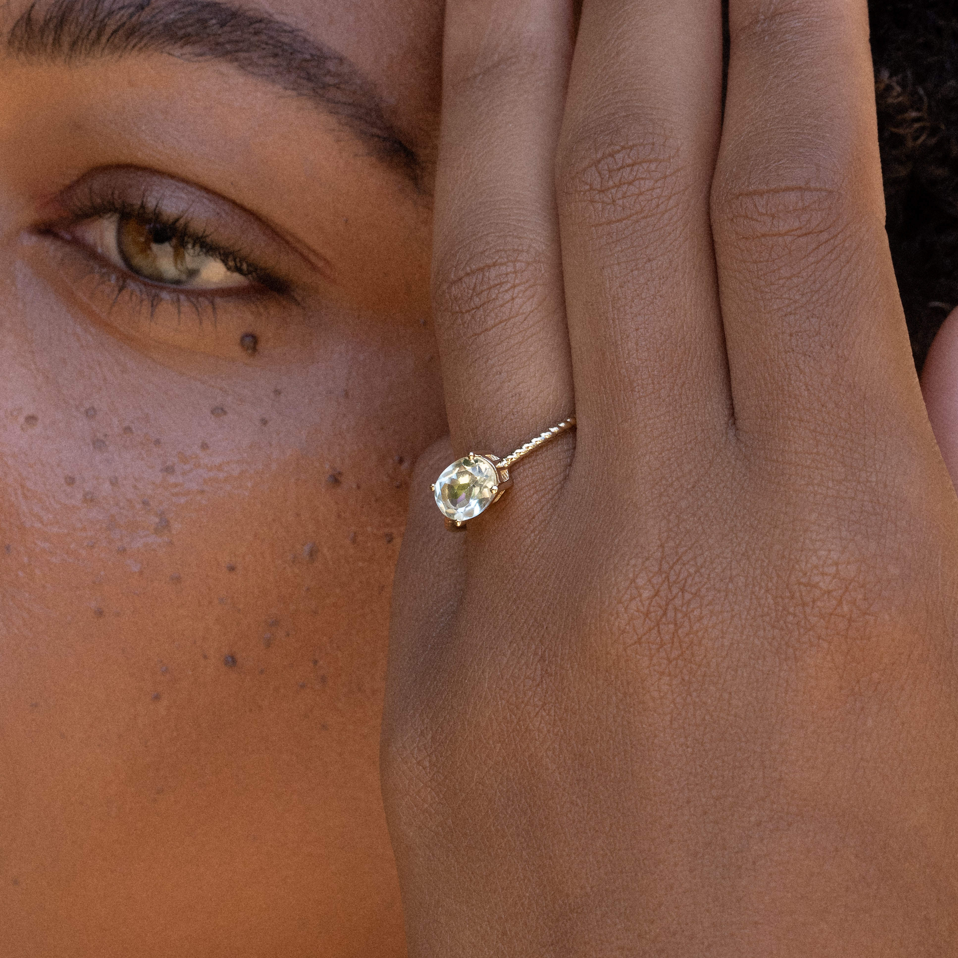 Green Amethyst Twist Ring for Women - Elegant Gemstone Jewelry for Everyday Wear & Special Occasions