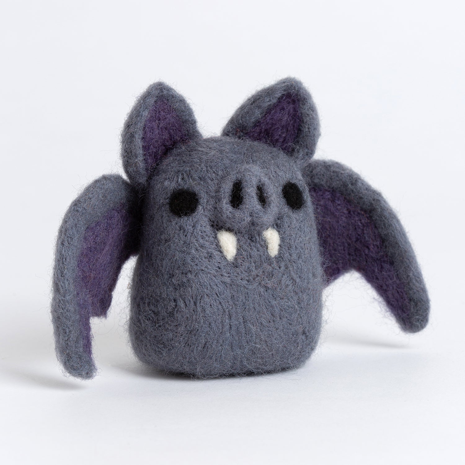 Halloween Bat Needle Felting Kit for Beginners - DIY Wool Craft Supplies with Tools - Perfect for Halloween Decorations & Handmade Gifts