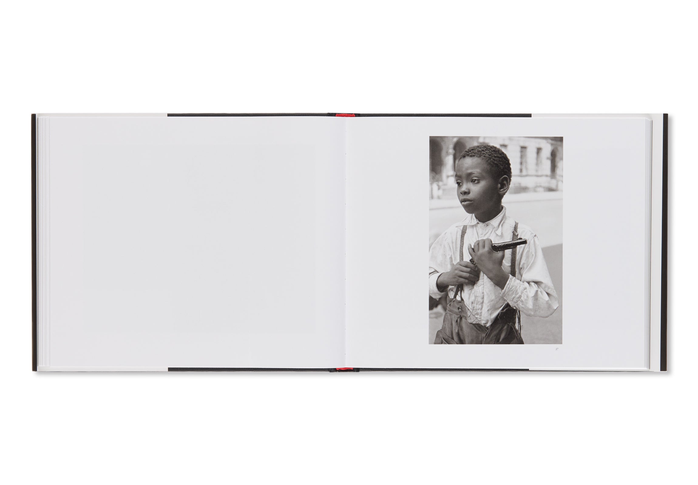 Helen Levitt Photography Book - A Way of Seeing: Street Photography Masterpiece for Art Lovers & Collectors | Perfect Gift for Photographers & Urban Culture Enthusiasts