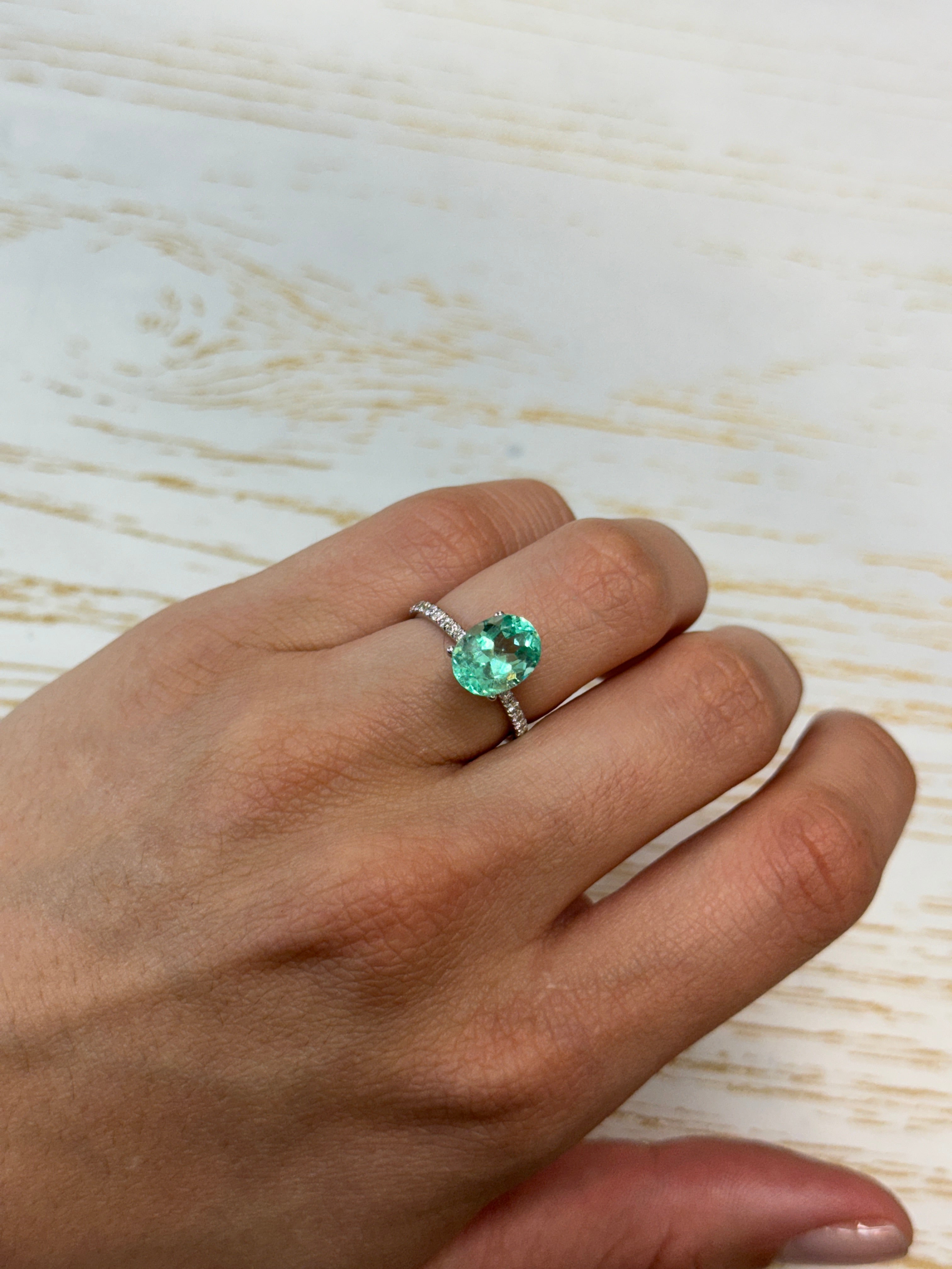 2.81 Carat VVS Seafoam Green Loose Colombian Emerald Oval Cut Gemstone - Perfect for Engagement Rings, Fine Jewelry & Collector's Pieces