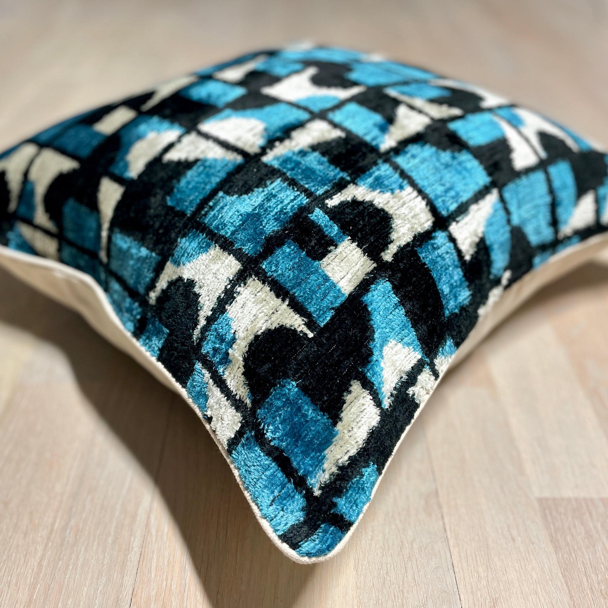 Luxury Velvet Ikat Cushion Cover - Boho Chic Decorative Pillow Case for Sofa, Bed, Chair - Perfect for Living Room, Bedroom & Home Decor