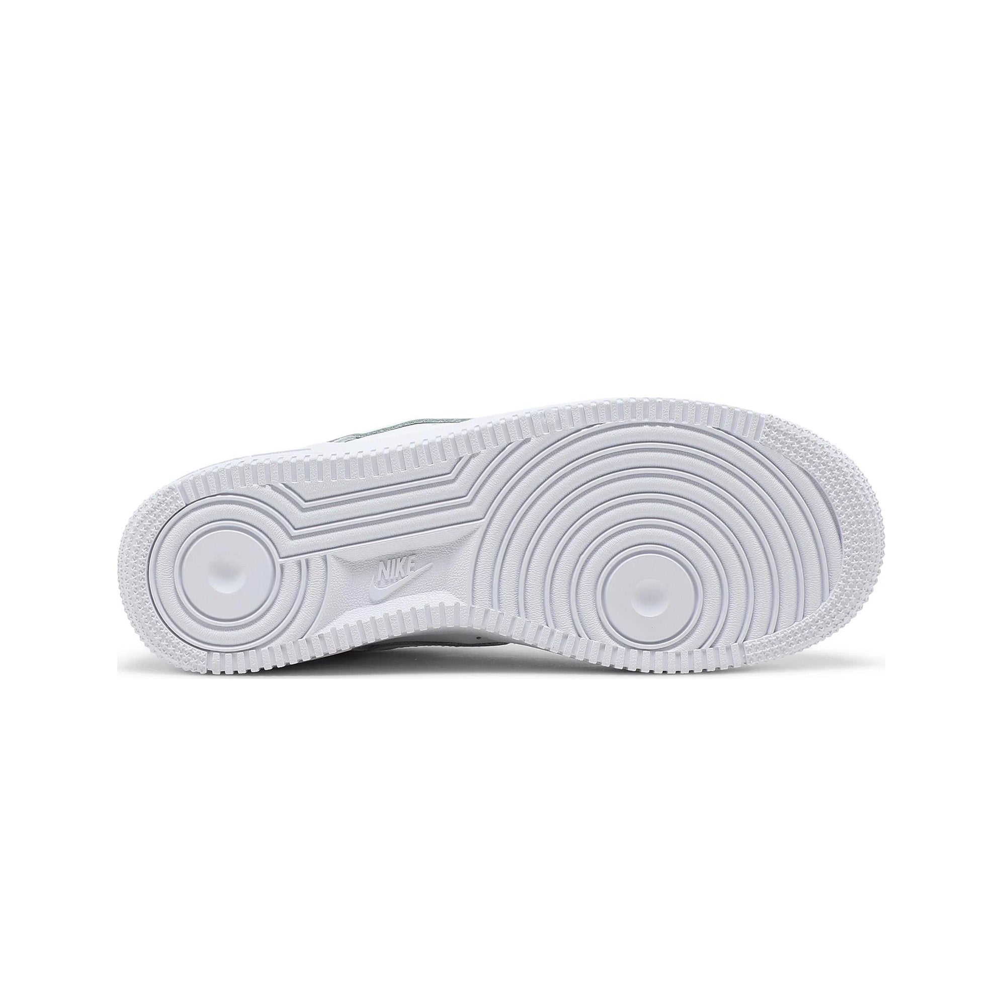Nike Air Force 1 Low '07 Triple White GS Sneakers - Classic White Basketball Shoes for Women & Girls - Perfect for Casual Wear, Street Style & Everyday Fashion