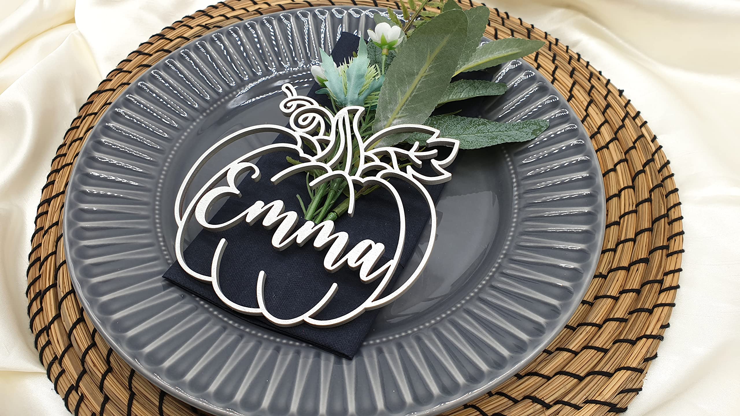 Custom Thanksgiving Place Cards - Personalized Pumpkin Dinner Place Settings & Wooden Escort Cards for Fall Weddings & Holiday Table Decor | Perfect for Autumn Celebrations, Dinner Parties & Seasonal Centerpieces