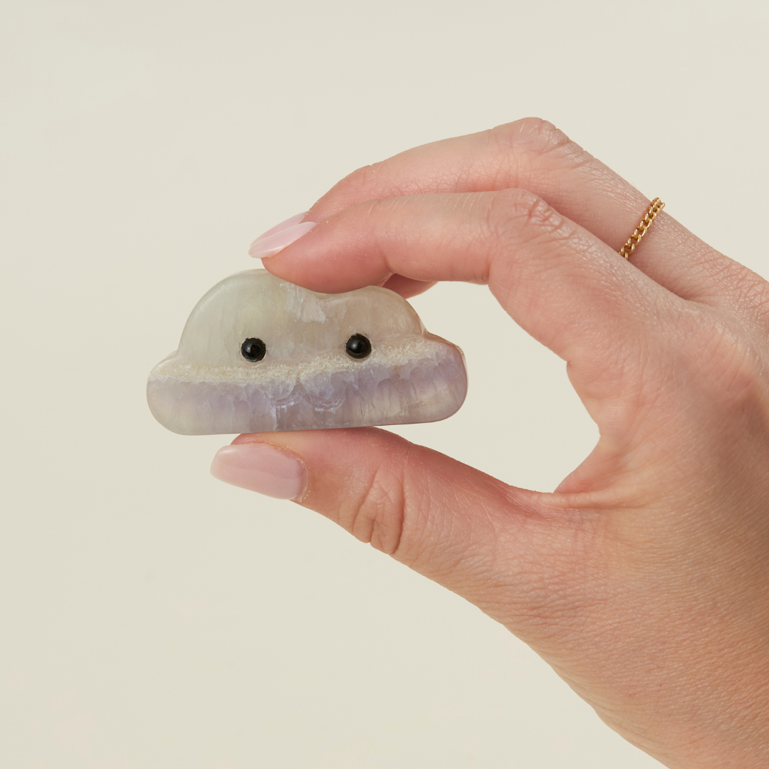 Mystery Crystal Cloud Pet Rock - Unique Healing Stone for Meditation, Home Decor & Stress Relief - Perfect for Office Desk, Gift & Spiritual Relaxation