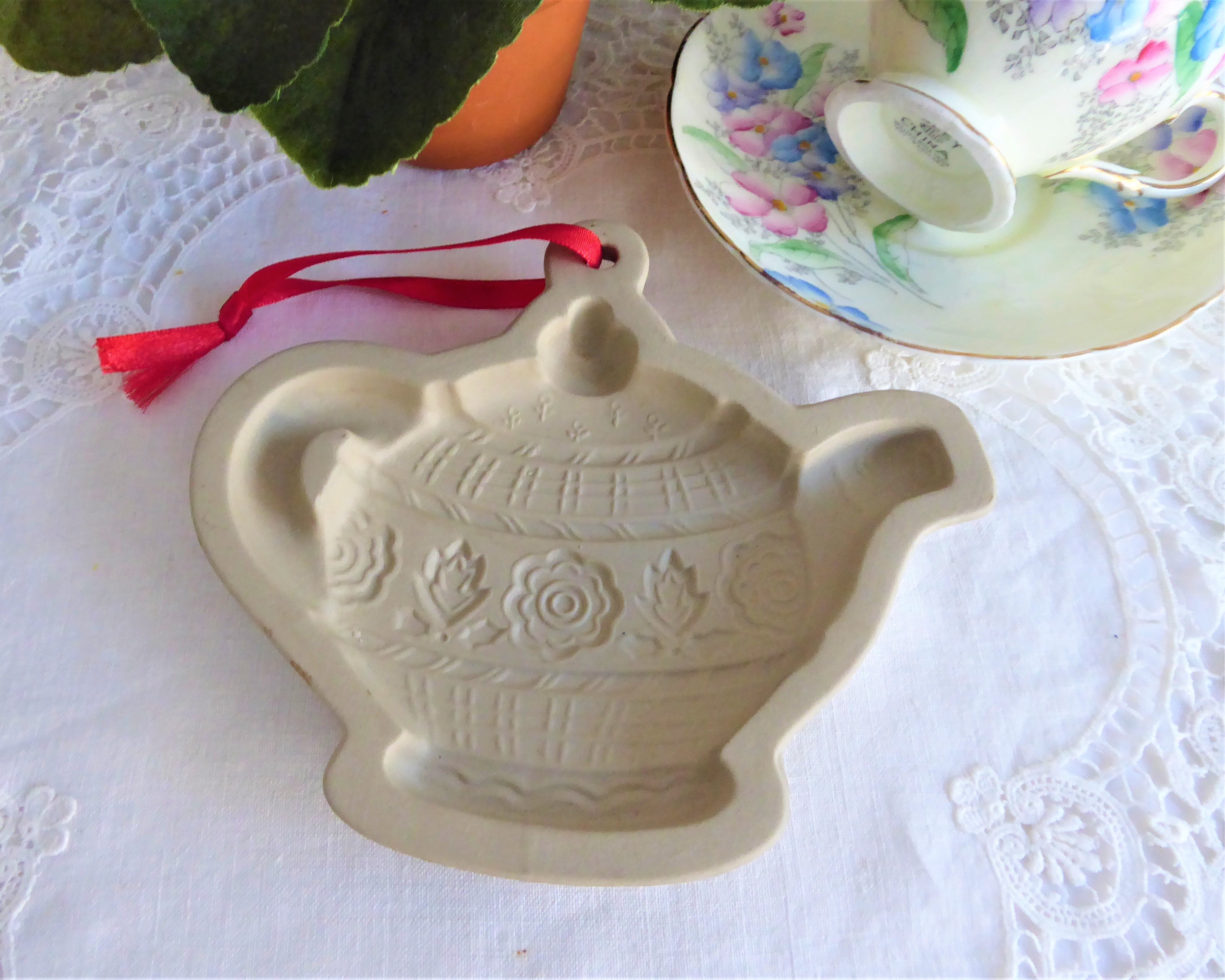 Vintage Mary Englebreit Teapot Cookie Mold 1999 - Large Tea Party Cookie Cutter with Original Tags | Perfect for Baking, Collecting & Themed Tea Parties