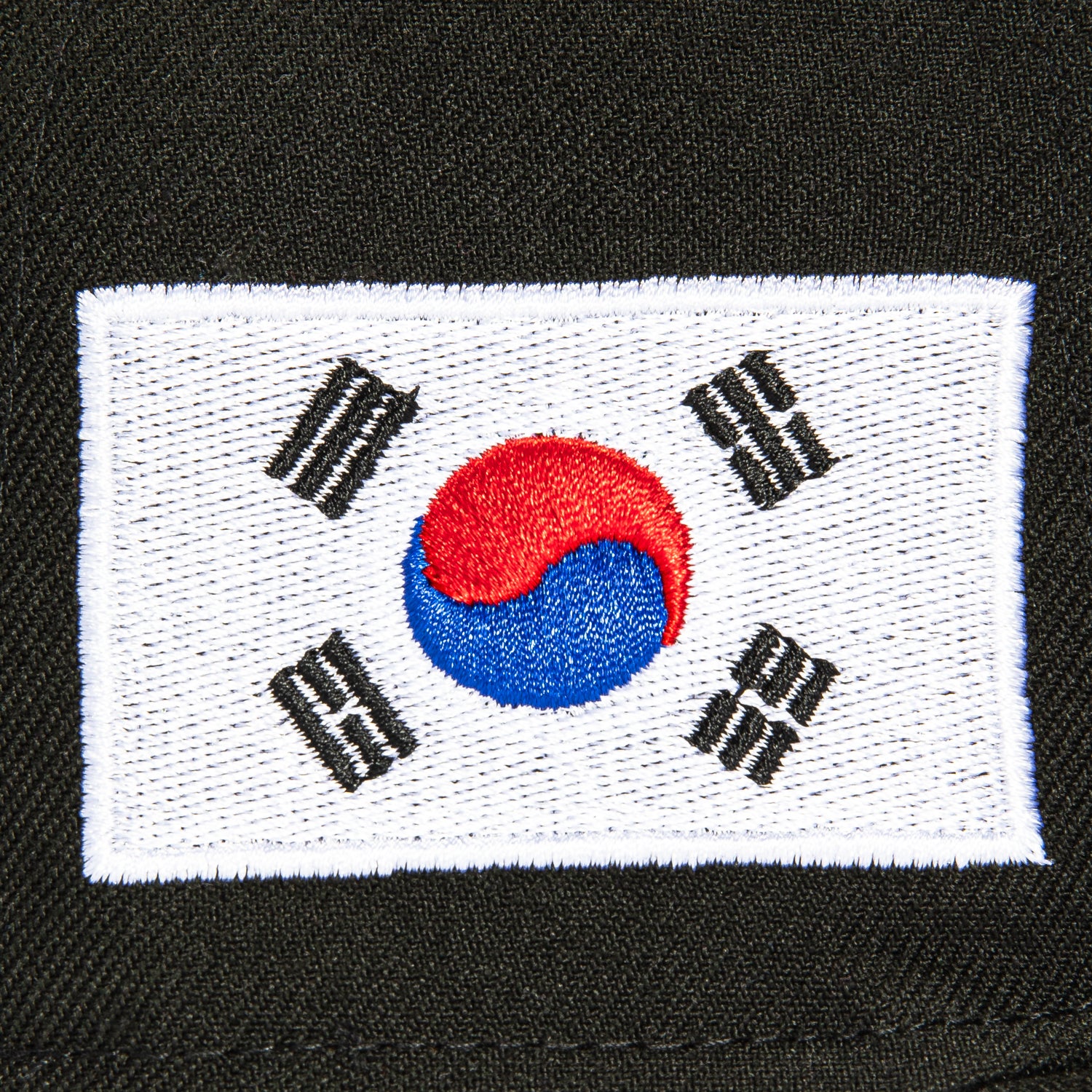 New Era 59Fifty San Francisco Giants Korea Flag Patch Snapback Hat - Black & Orange - Official MLB Baseball Cap for Men & Women - Perfect for Sports Fans, Streetwear Fashion and Game Day Outfits