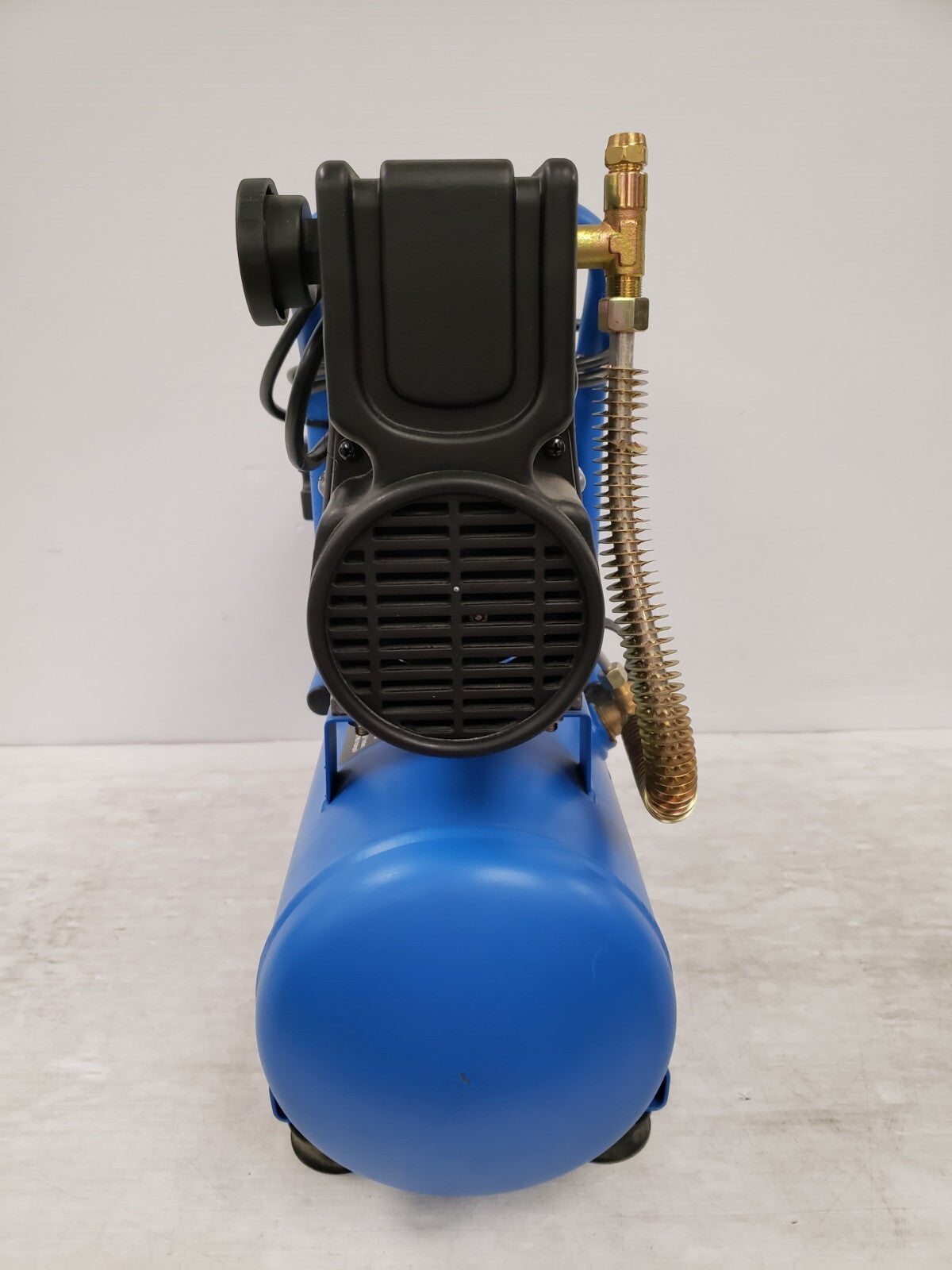 Mastercraft 158 1290 6 Gallon Air Compressor - Powerful & Portable for Home Garage, DIY Projects & Tire Inflation