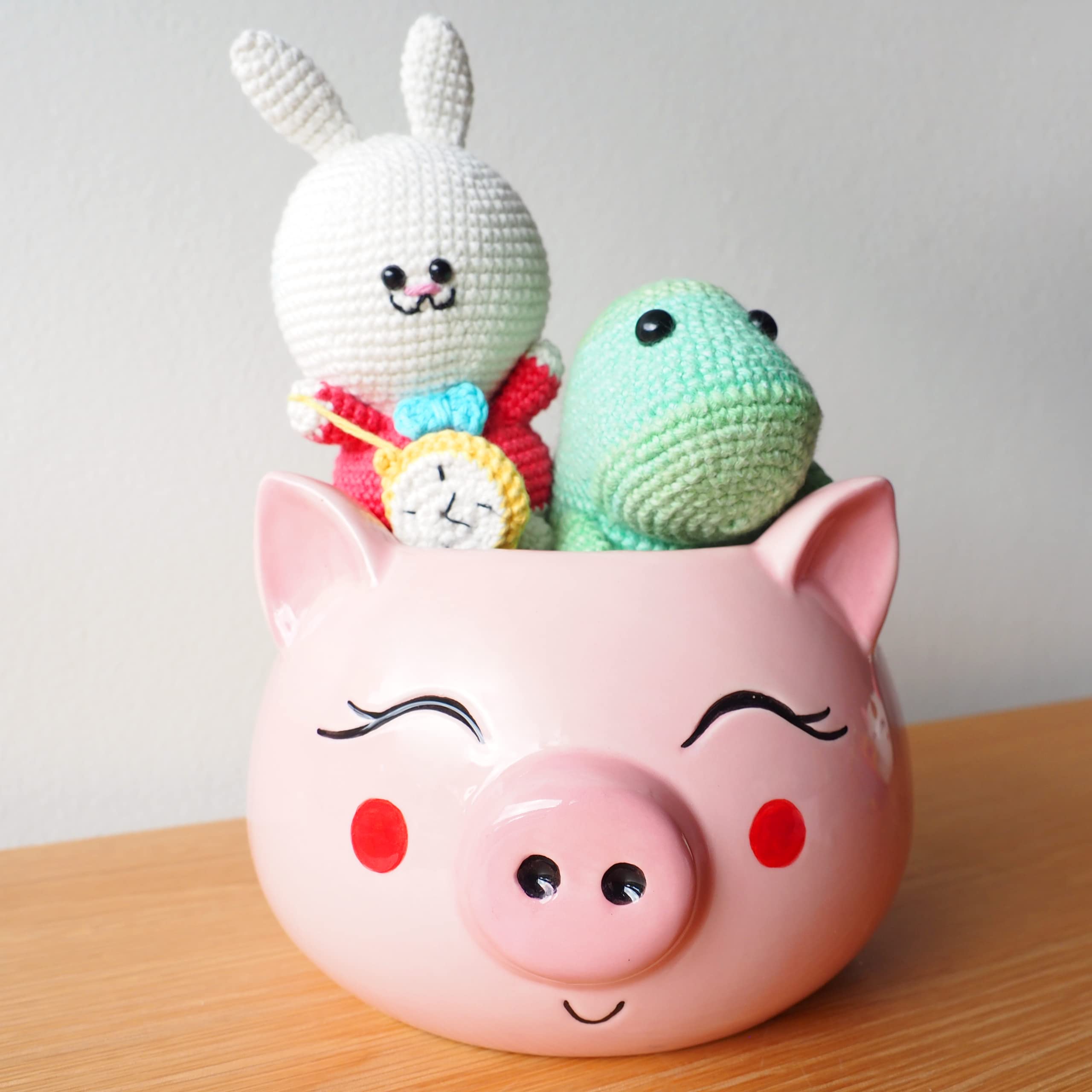 Large Ceramic Yarn Bowl for Knitting & Crochet - Cute Pig Design Yarn Holder with Storage Hole - Perfect Gift for Knitters - Great for Home, Office, and Craft Room Organization