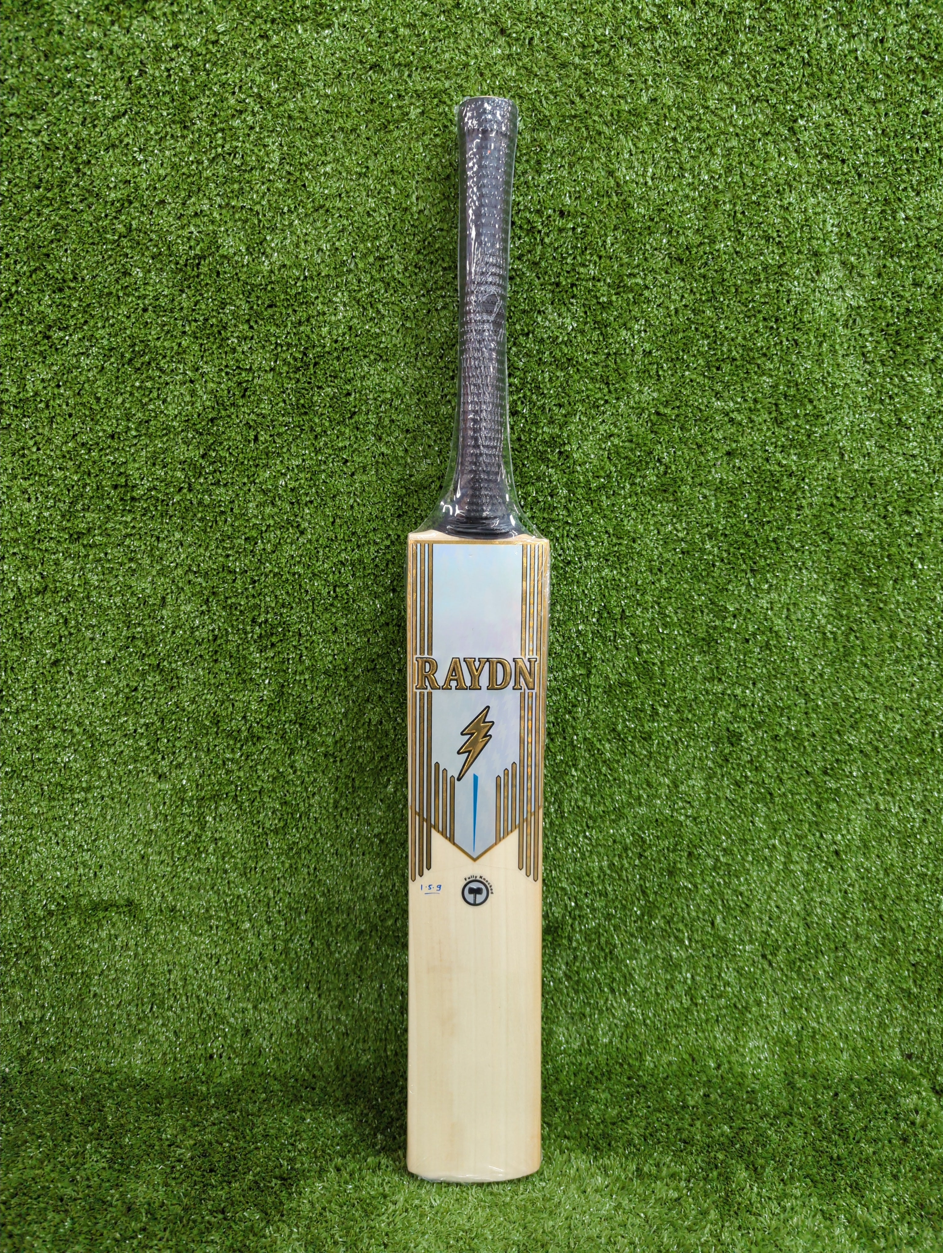 Premium English Willow Cricket Bat for Juniors & Youth - Lightweight & Durable for Training & Matches - Perfect for School, Club, and Competitive Play