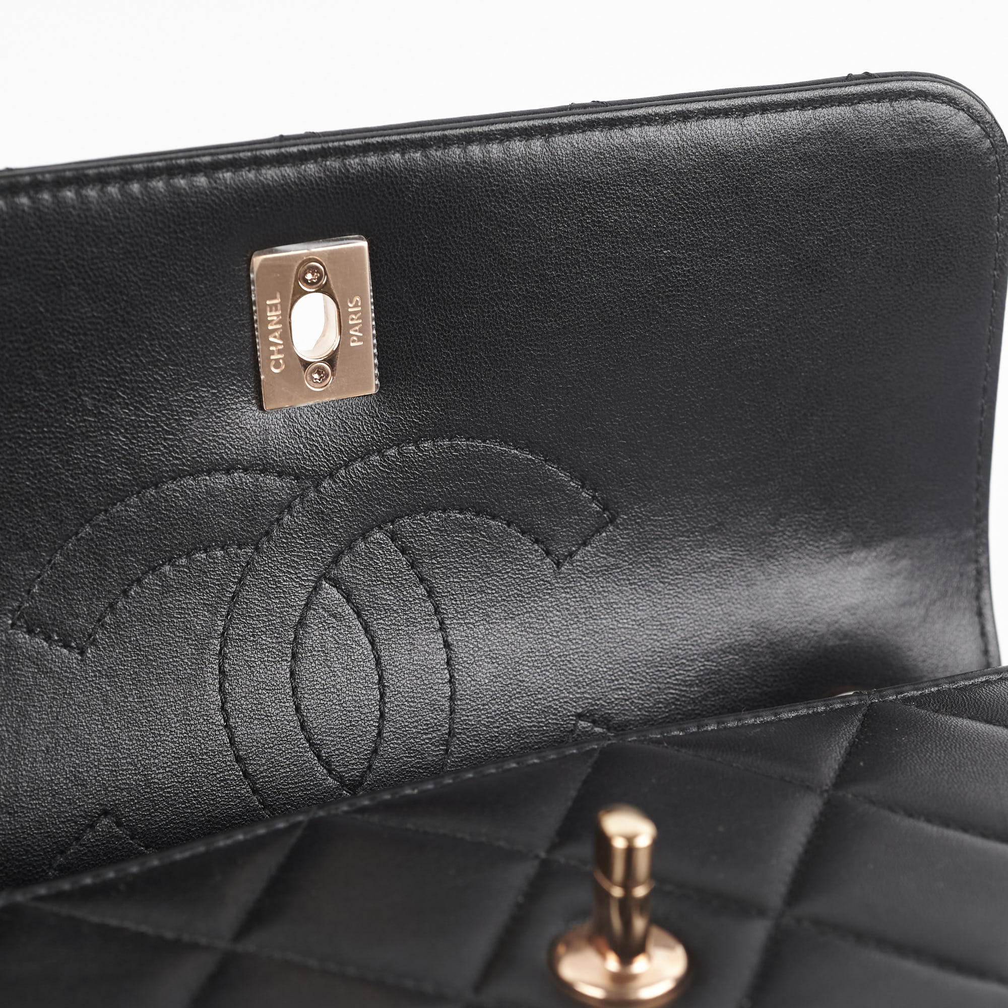 Chanel Trendy CC Black Microchip Leather Wallet on Chain - Luxury Crossbody Bag for Women, Perfect for Evening Parties & Date Nights