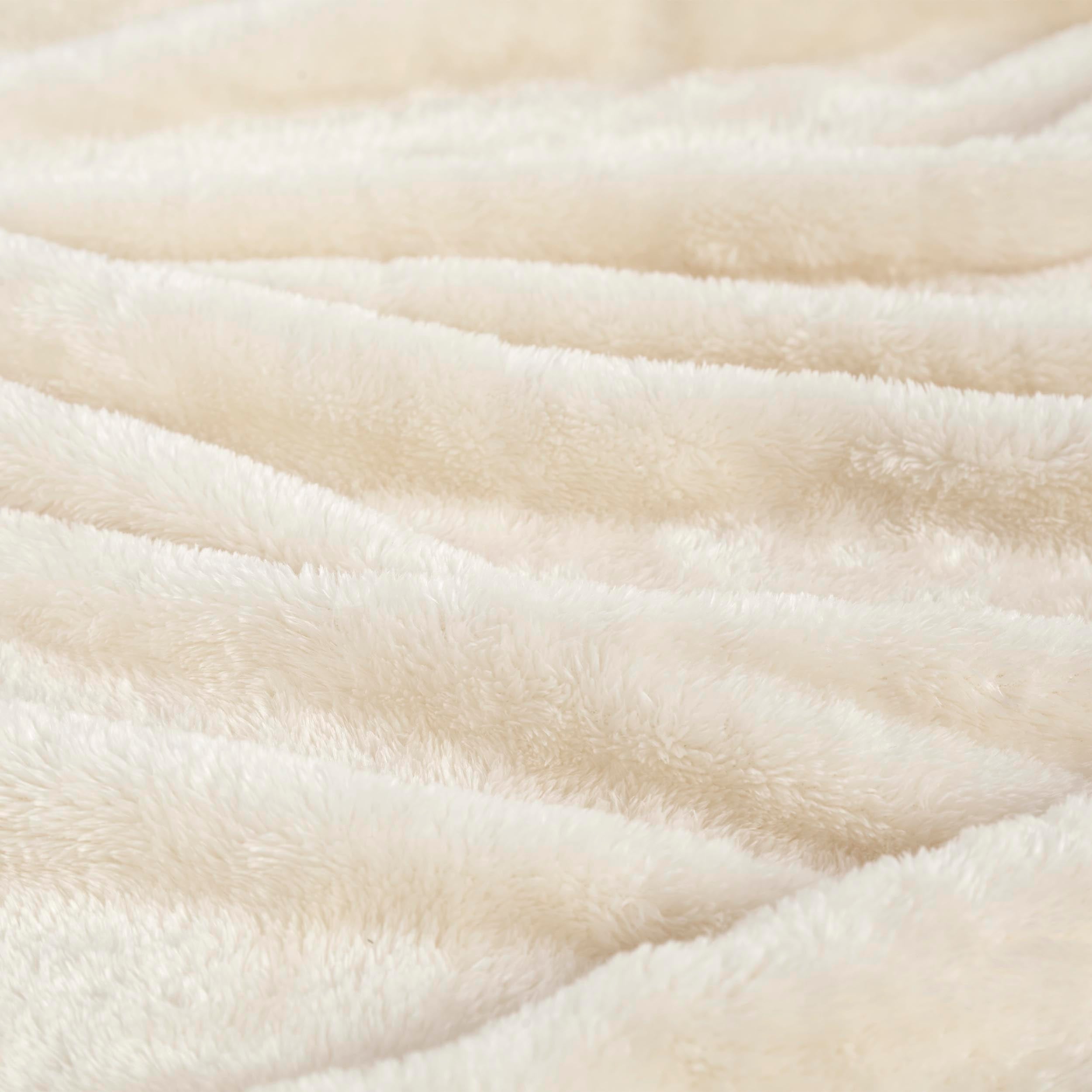 Classic Solid Fleece Plush Medium Weight Fluffy Soft Blanket - Cozy & Warm for Bed, Sofa, Travel & Gifts | Ultra-Soft Throw Blanket for All Seasons