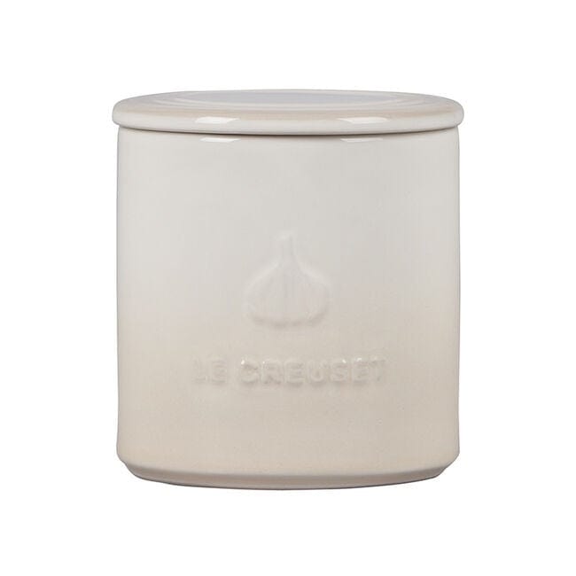 Le Creuset Stoneware Garlic Keeper with Ventilated Lid - Airtight Storage for Fresh Garlic - Perfect for Kitchen Countertop & Pantry Organization - Meringue Color