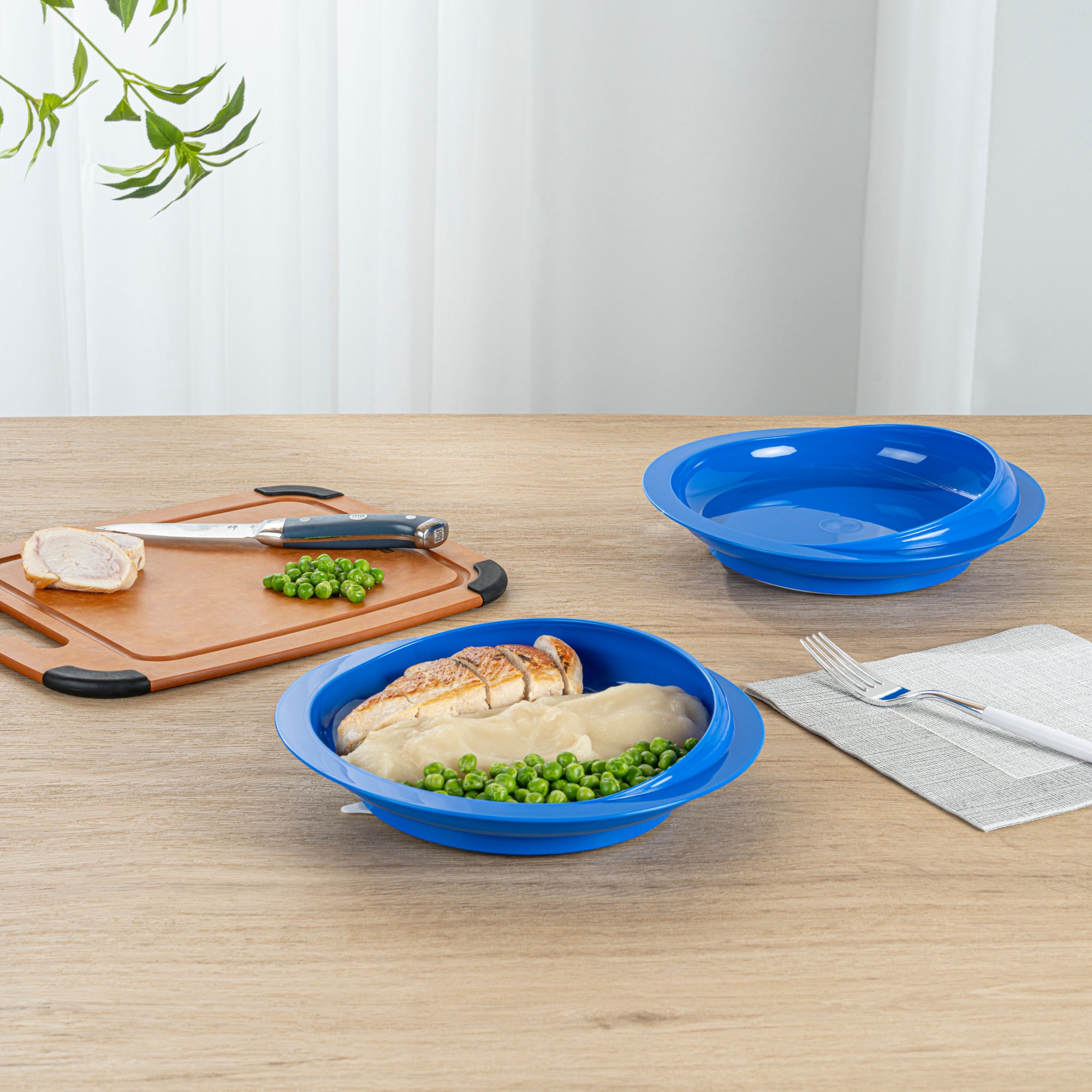 Adapt Tek Round Blue Plastic Scoop Plate - Spillproof Design with Strong Suction Base - 9