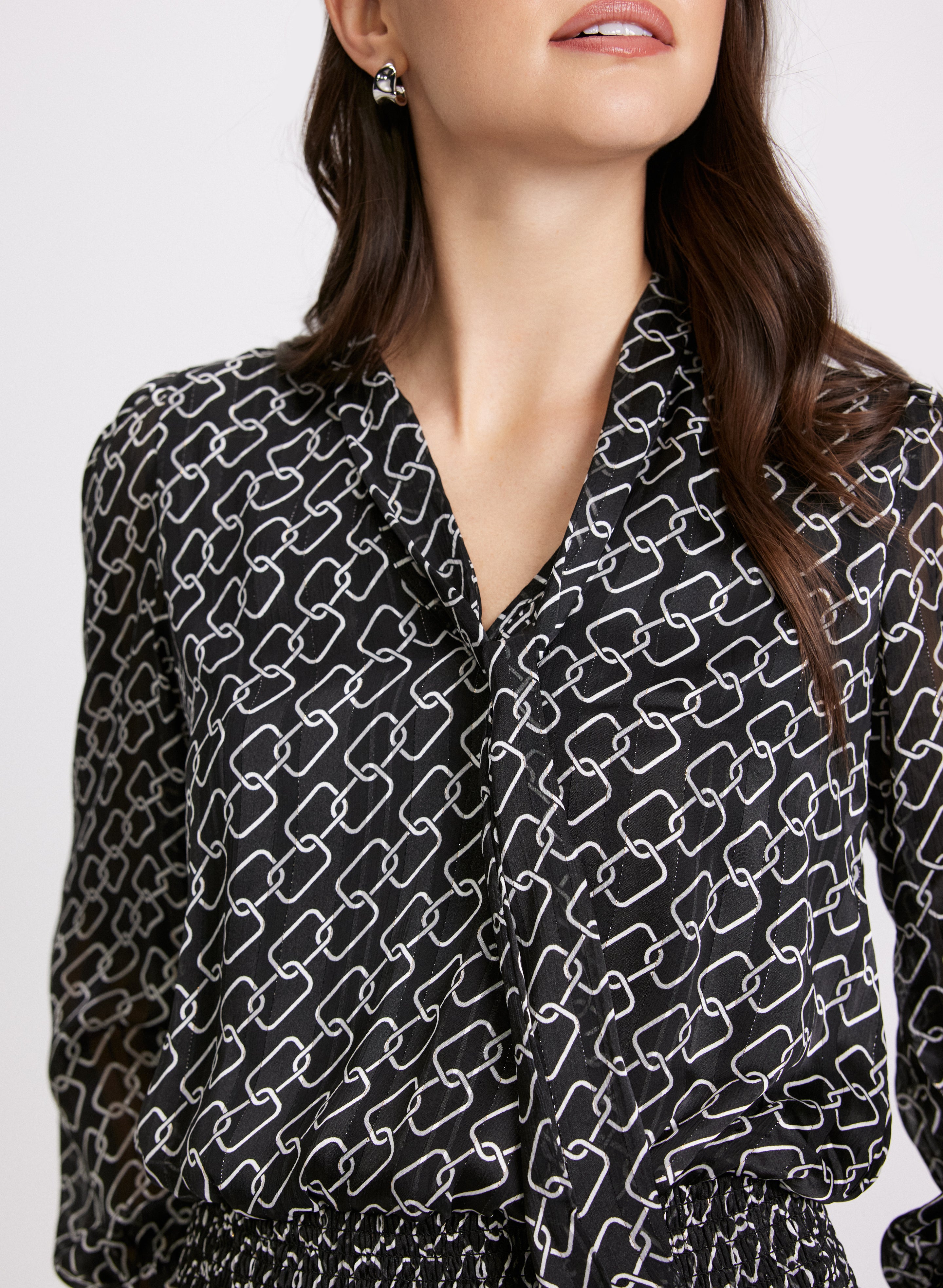 Stylish Chain Link Print Blouse for Women - Trendy Geometric Pattern Top for Casual & Office Wear