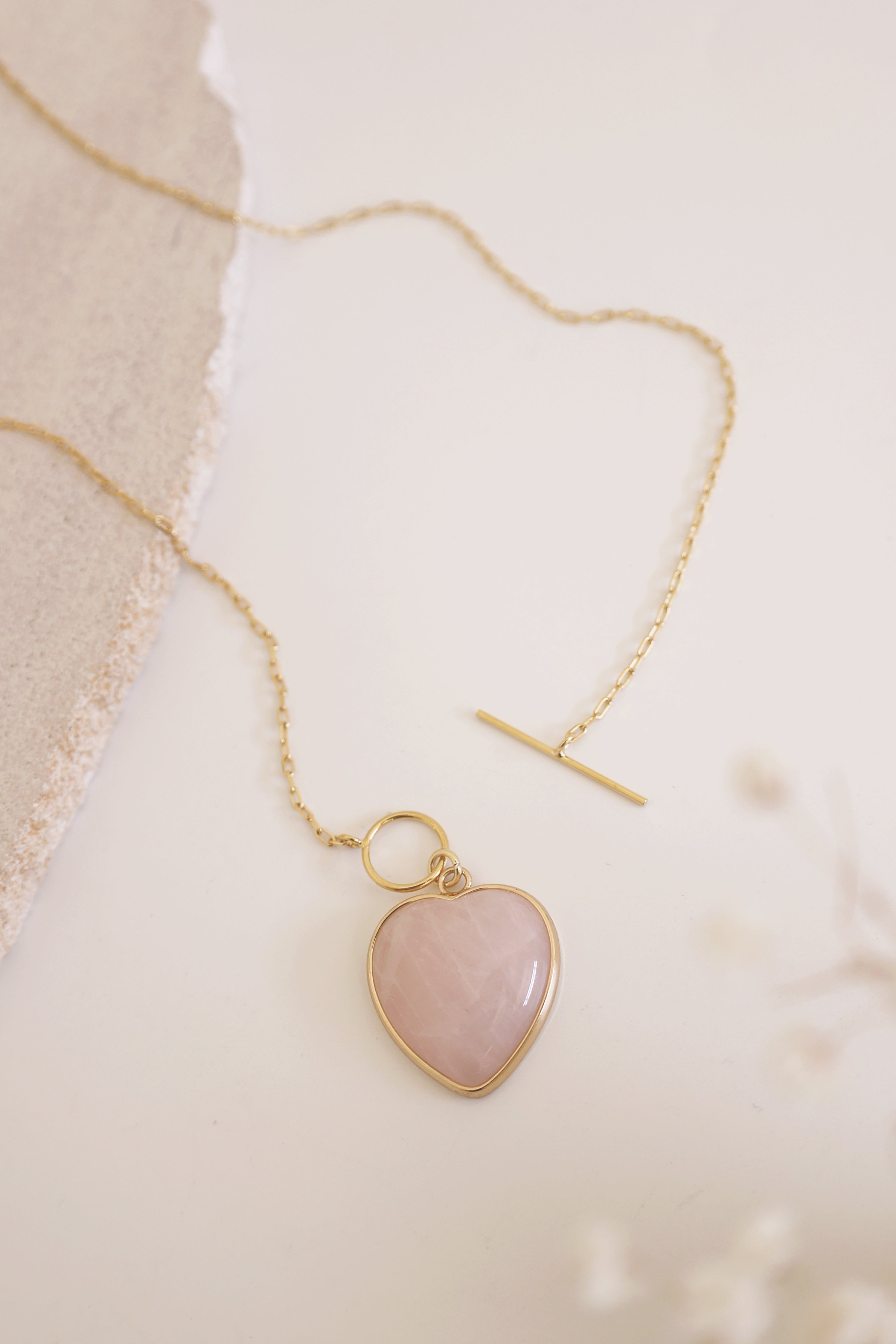 Elegant Toggle Chain Heart Pendant Necklace for Women - Sterling Silver Dainty Jewelry Gift for Valentine's Day, Anniversary or Birthday - Perfect for Romantic Dates, Special Occasions and Everyday Wear