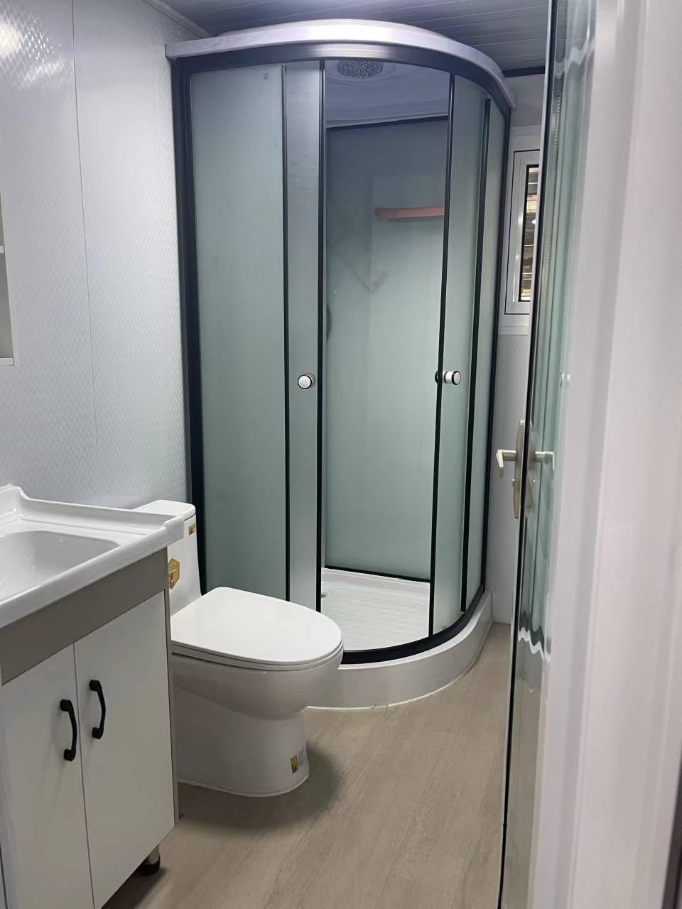 40ft x 20ft Portable Prefabricated Tiny Home | Expandable Mobile Prefab House for Hotels, Offices, Guard Houses, Shops, Villas, Warehouses & Workshops | Includes Restroom Module | Perfect for Vacation Cabins, Backyard Studios & Temporary Housing Solutions