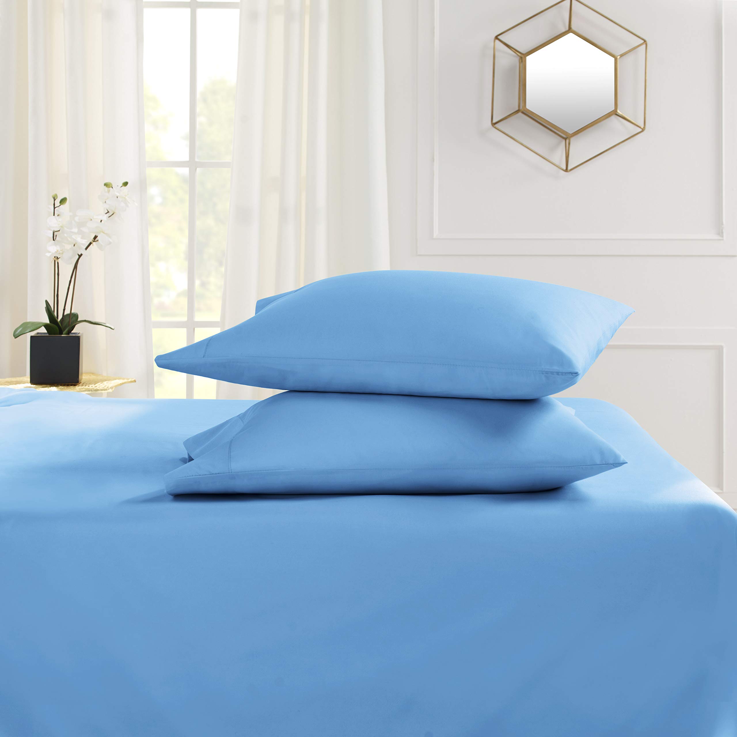 Empyrean 3-Piece Twin Sheet Set - Super Soft Double Brushed Microfiber Bed Sheets in Calm Blue - Hotel Luxury Bedding with 4 Corner Elastic Straps - Perfect for Guest Rooms, Dorms & Cozy Bedrooms