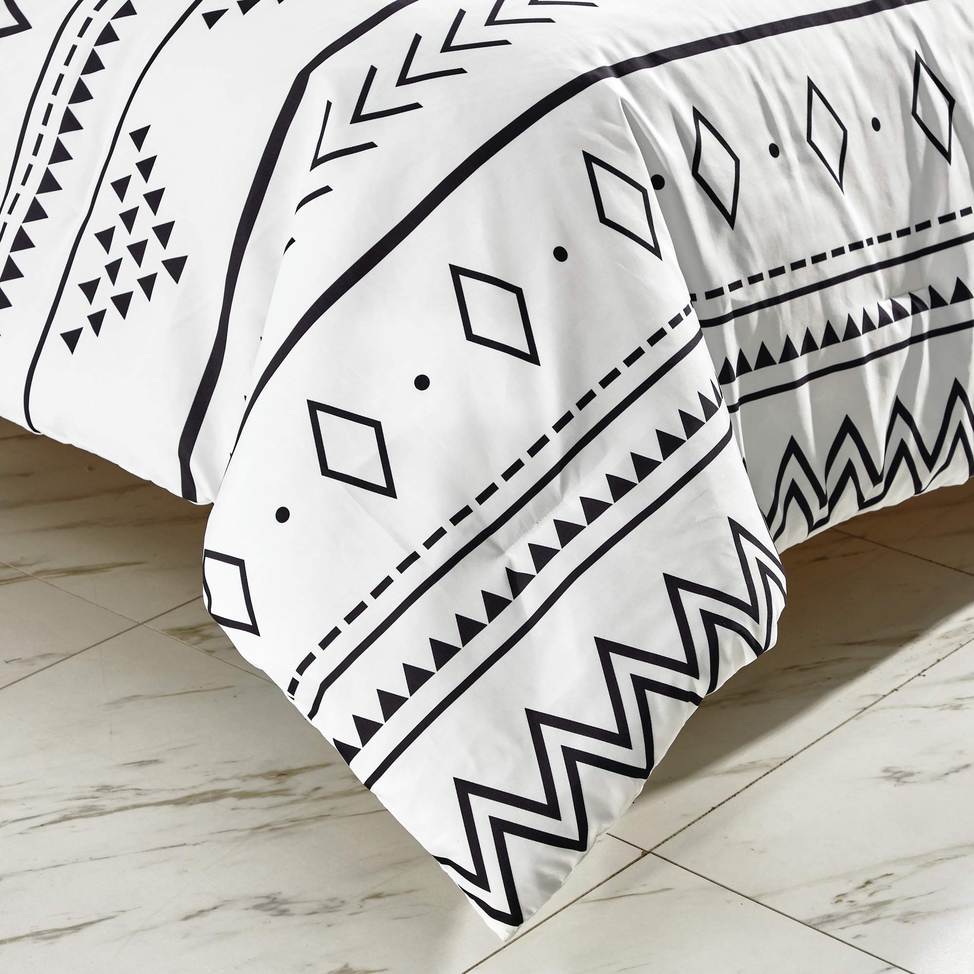 Luxury Aztec Comforter Set - 6 Piece Full/Queen/King Size Microfiber Bedding with Boho Black & White Patterns - Soft & Breathable for All Seasons - Perfect for Master Bedrooms, Guest Rooms & Bohemian Home Decor