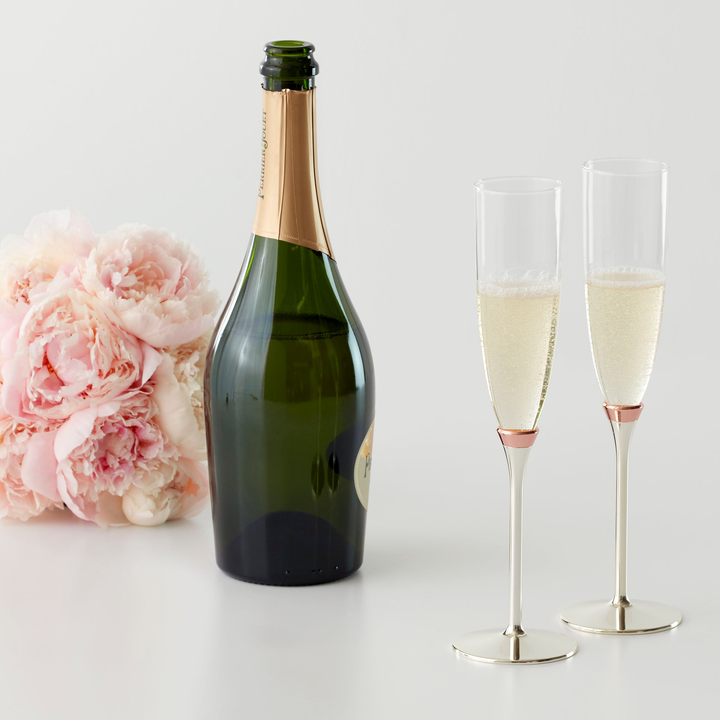 Elegant Rosy Glow 2-Piece Champagne Flute Set for Wedding Toasts & Romantic Celebrations - Crystal Clear Glass Coupe Cups for Sparkling Wine & Prosecco