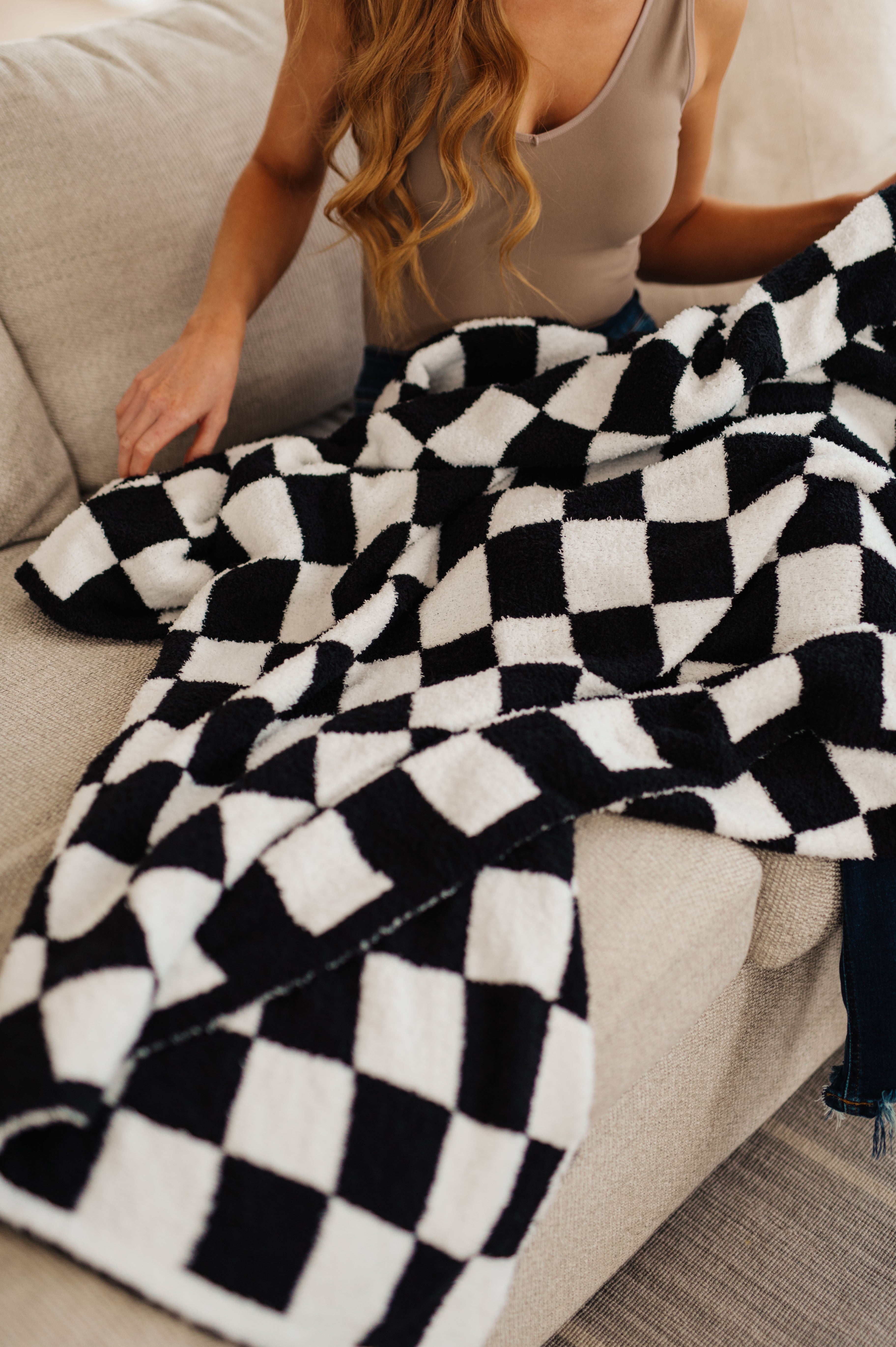 Premium Black Check Penny Blanket - Single Cuddle Size for Cozy Nights, Bedroom Decor & Gift Giving - Soft Fleece Throw for Adults, Teens & Dorm Rooms
