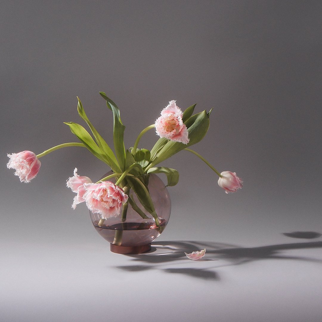 Globe Vase with Stand - Set of 4 - Decorative Glass Vase for Home, Office, Wedding Centerpiece, and Gift Giving