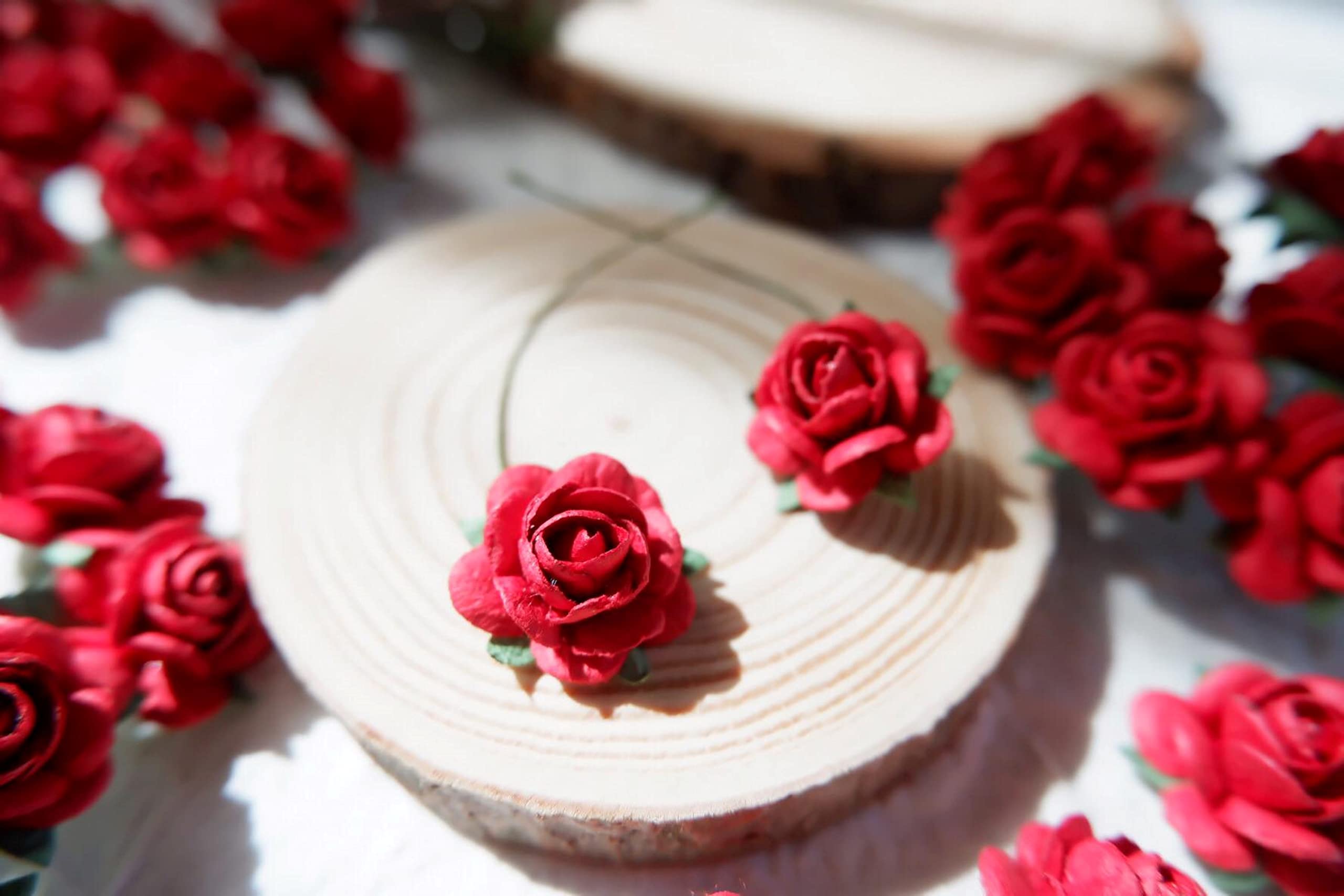 100 Pcs Mini Red Paper Roses - 18mm Mulberry Paper Flowers for Scrapbooking, Wedding Cards, DIY Crafts & Home Decor - Perfect for Gift Wrapping, Party Decorations & Floral Arrangements