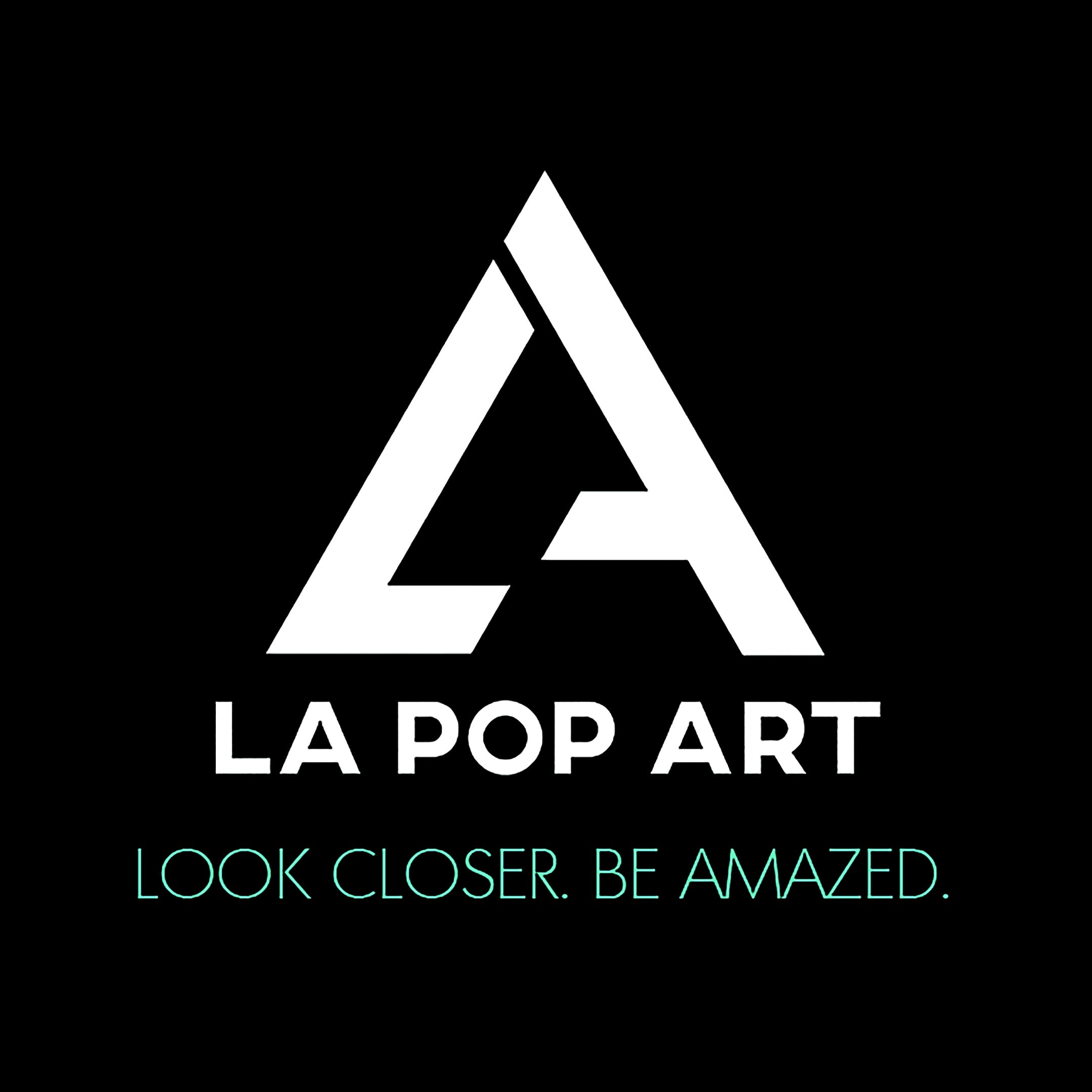 LA POP ART Men's Word Art Graphic T-Shirt - Flying Saucer UFO Design | Cool Casual Tee for Sci-Fi Fans & UFO Enthusiasts | Perfect for Comic Con, Daily Wear & Gift Giving