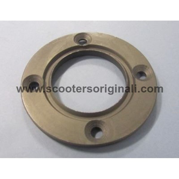 Lambretta Driveside Seal Plate with Groove - High-Quality Scooter Replacement Part for Lambretta Models | Perfect for Engine Maintenance & Repair | Scootopia