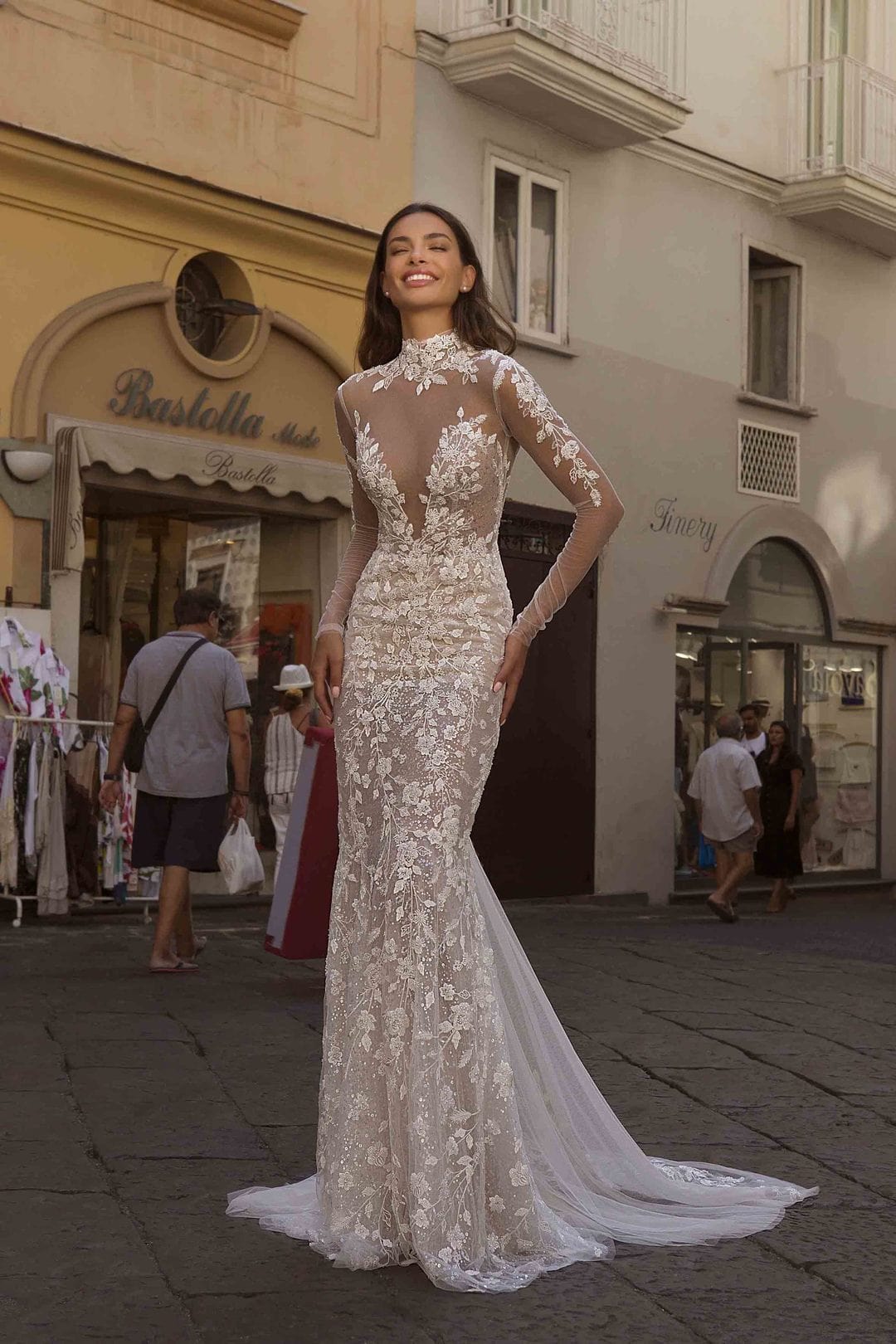 Berta 20 P103 Women's Dress Size 4 - Elegant Evening Gown for Parties, Weddings & Special Occasions
