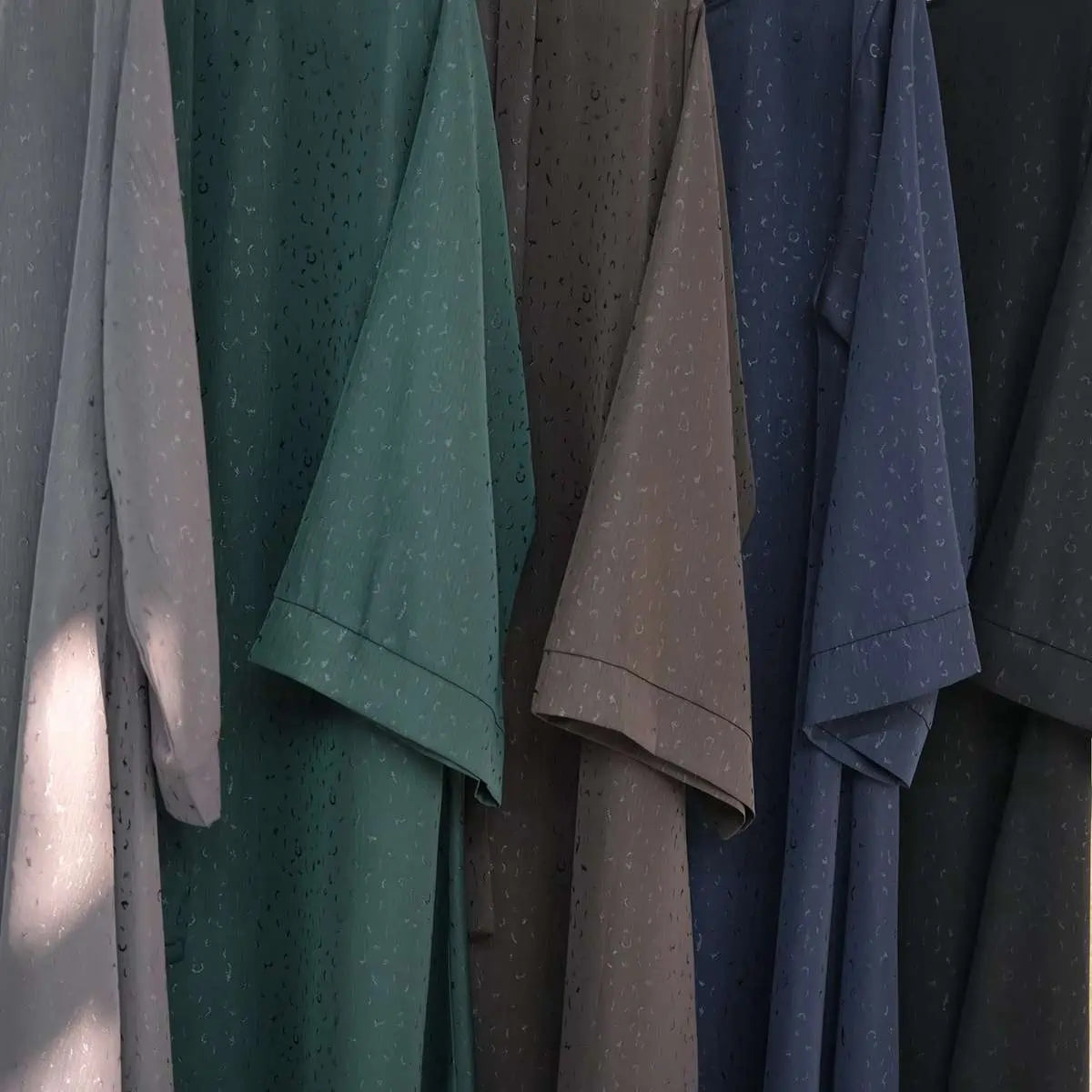 Elegant 3D Jacquard Satin Abaya Dress #25010 - Modest Muslim Women's Prayer Dress for Special Occasions & Daily Wear