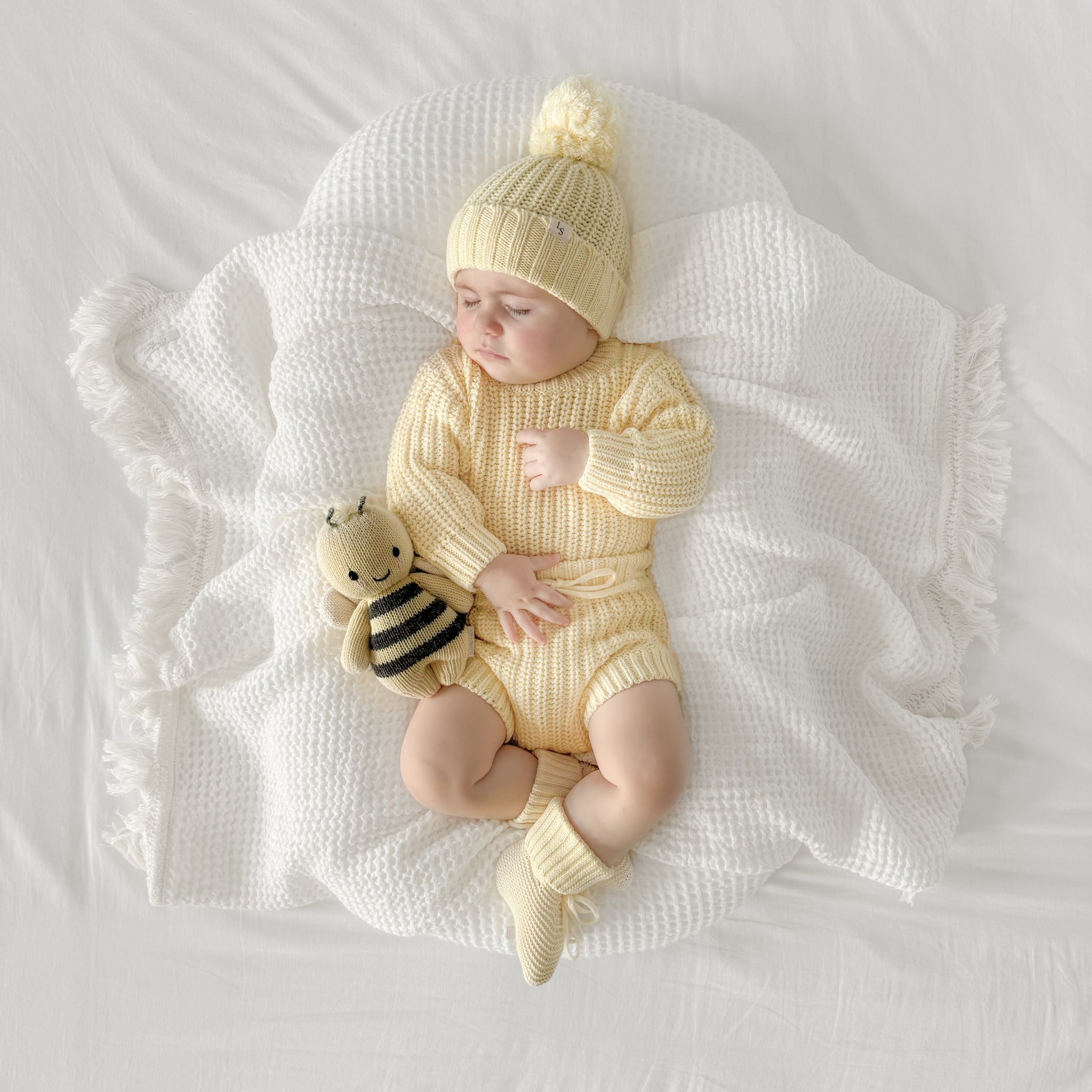 Super Chunky Knit Blanket - Daffodil Yellow | Soft & Cozy Handmade Throw for Couch, Bed, Sofa | Perfect for Winter, Gifts & Home Decor