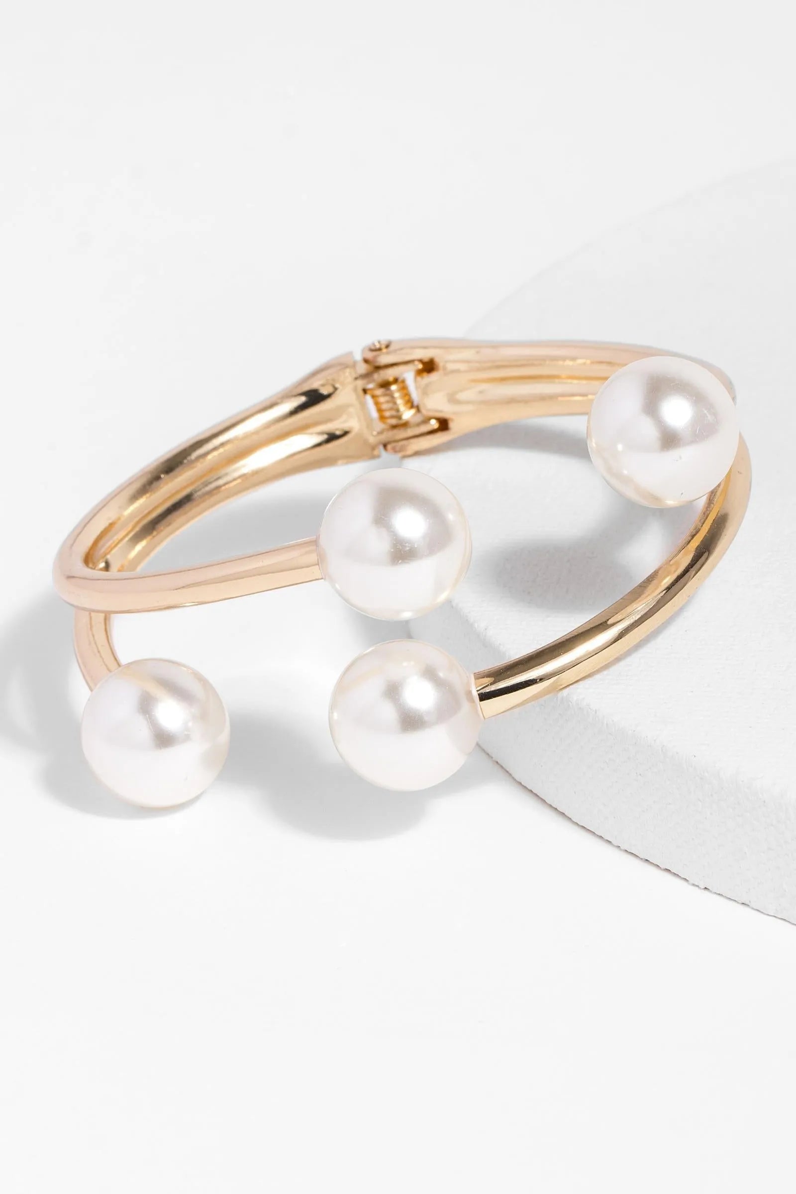 Elegant Hinged Pearl Cuff Bracelet for Women - Luxury Adjustable Pearl Jewelry Gift for Wedding, Party & Special Occasions