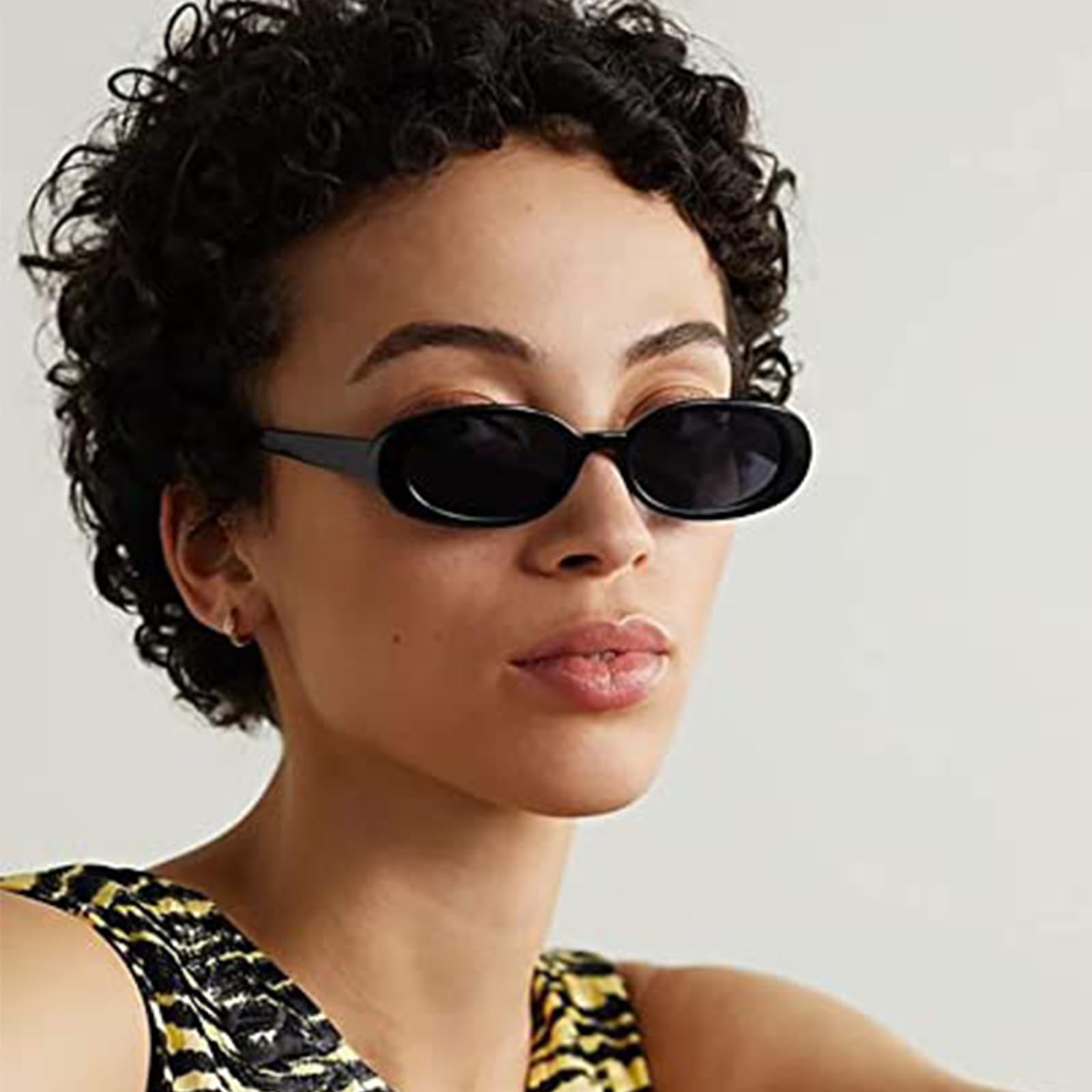 Stylish Oval Sunglasses for Women - UV Protection, Polarized, Fashionable & Lightweight - Perfect for Driving, Beach, and Outdoor Activities