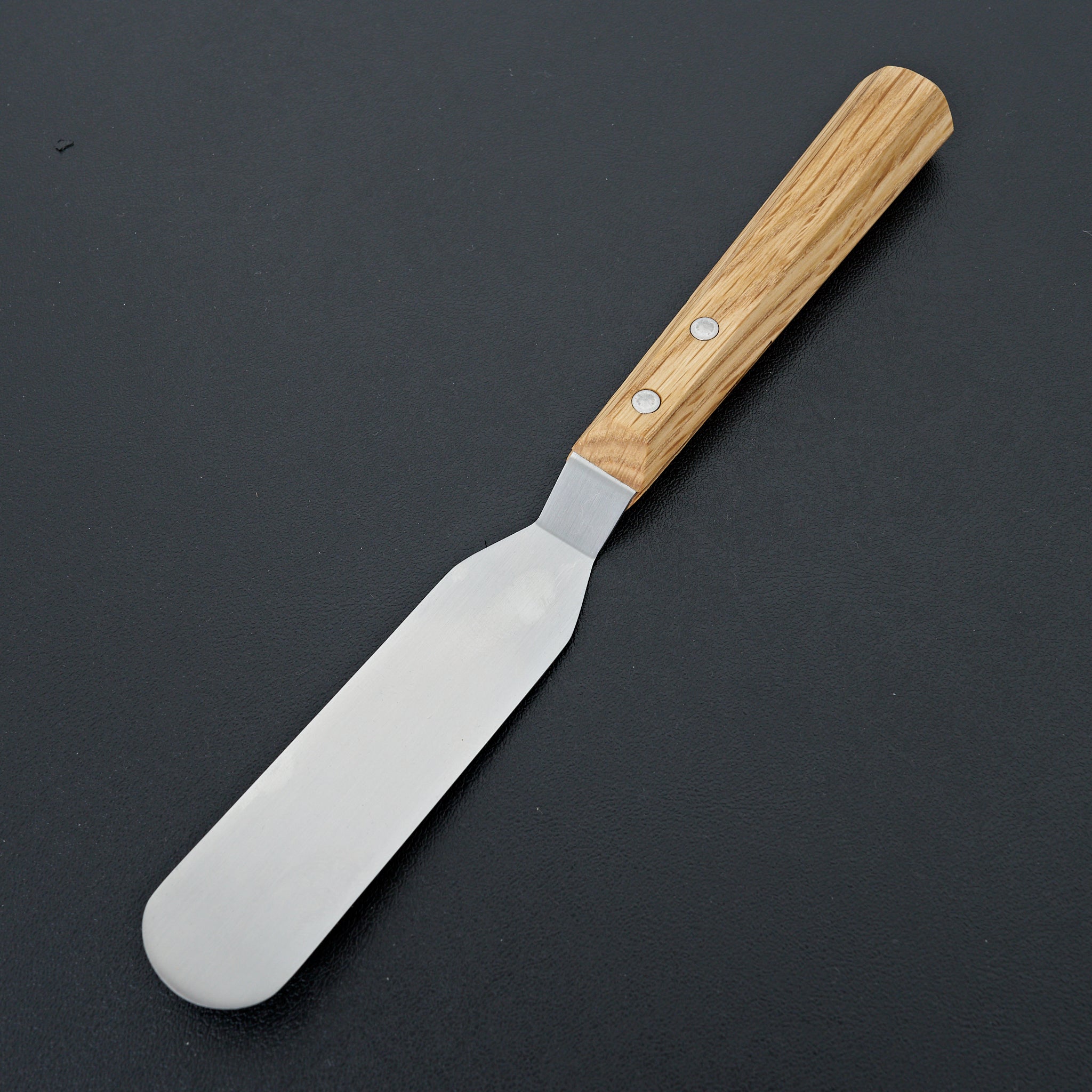 Gestura Esa Offset Spatula - Professional Stainless Steel Icing Spatula for Cake Decorating, Baking & Cooking - Perfect for Bakers, Chefs & Home Cooks (Ideal for Frosting Cakes, Spreading Buttercream & Smoothing Fondant)