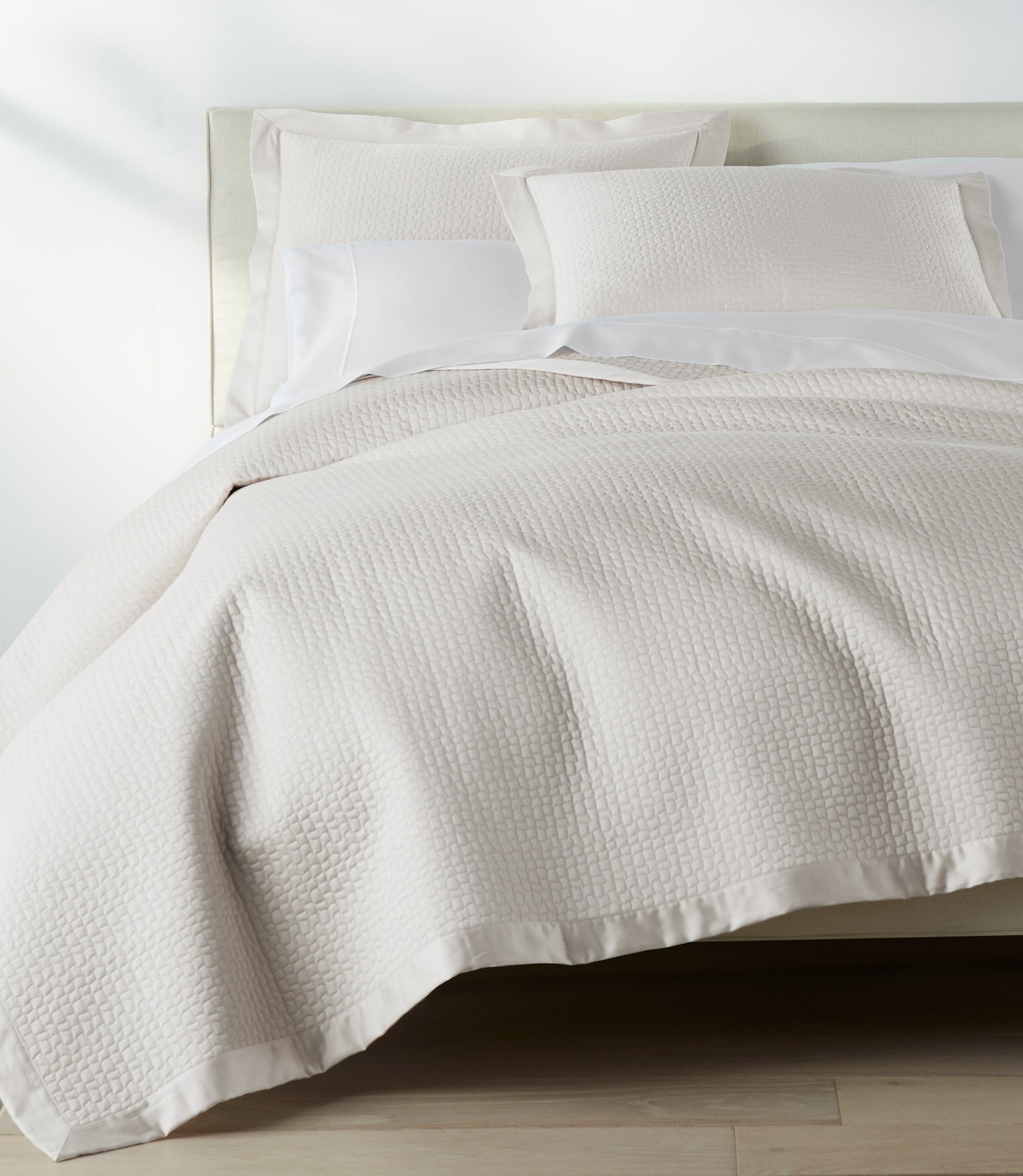 Hamilton Quilted Coverlet - Soft & Lightweight Bedspread for All Seasons | Perfect for Guest Rooms, Master Bedrooms & Cozy Home Decor