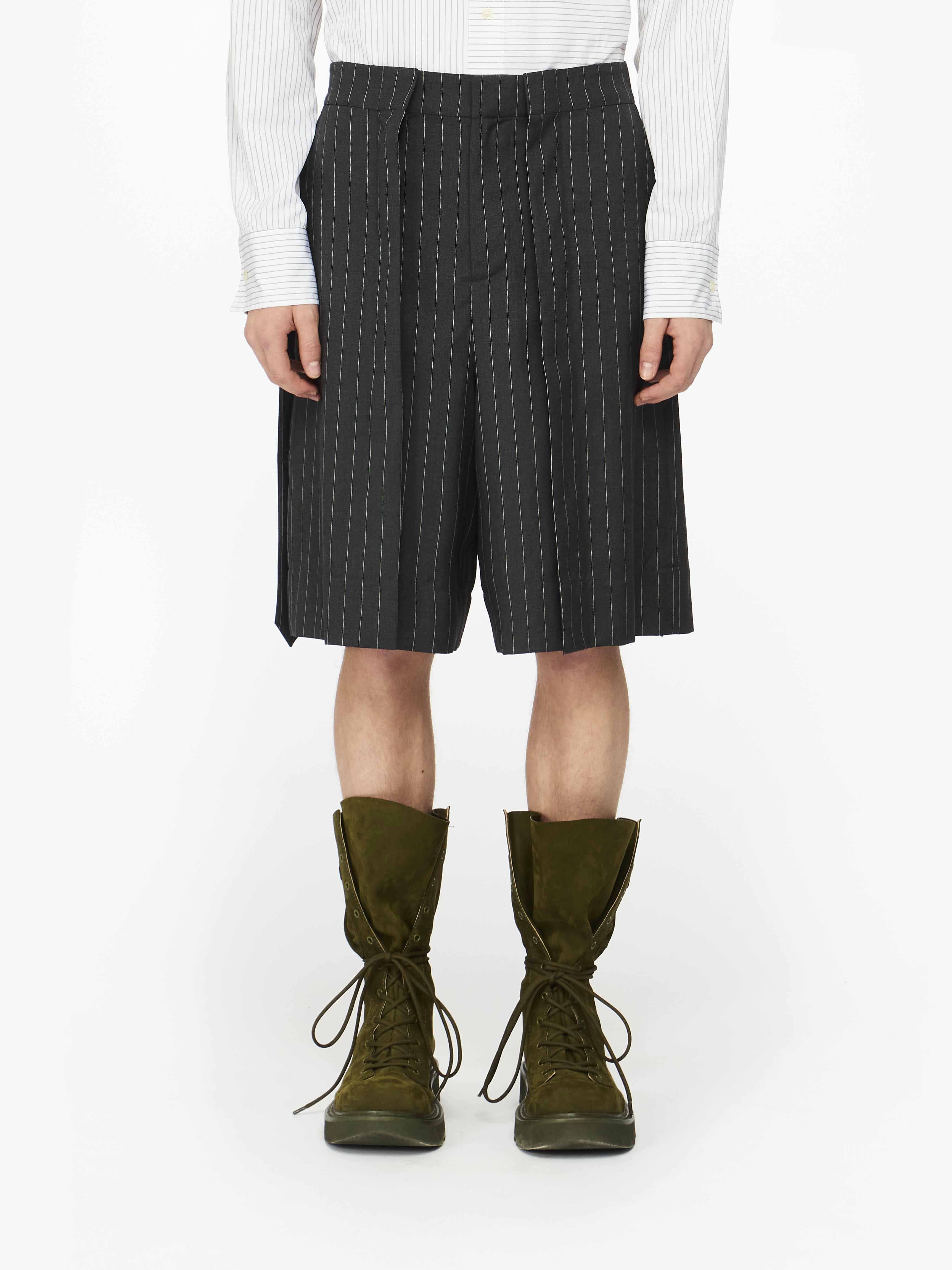 Stylish Folded Front Pleat Shorts for Men - Comfortable Casual Summer Wear - Perfect for Beach, Travel & Outdoor Activities