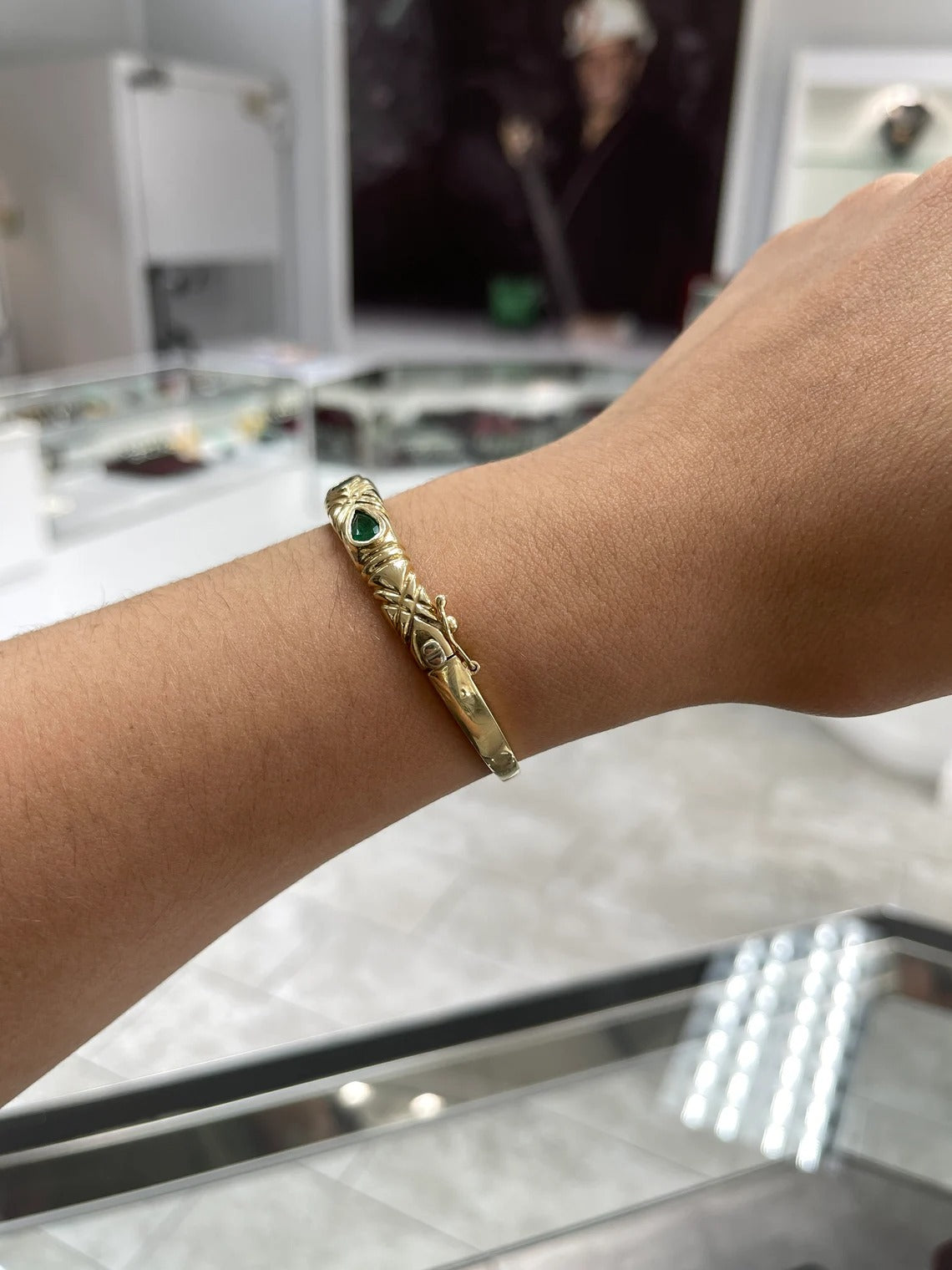 2.0 Carat 14K Gold Colombian Emerald Pear Cut Bangle Bracelet for Women - Elegant Jewelry Gift for Birthday, Anniversary & Special Occasions