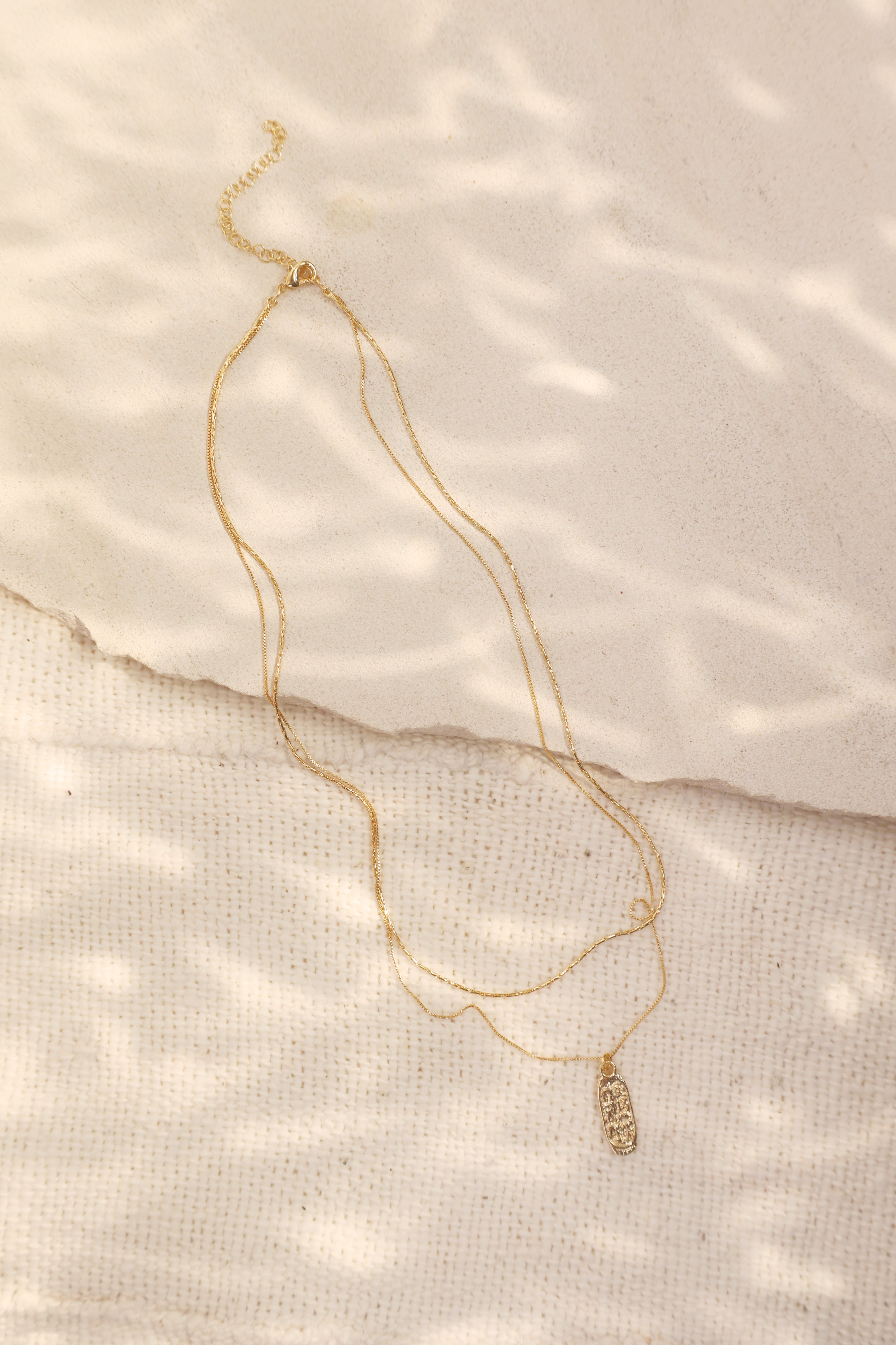 Lucky Charm Double Layered Necklace for Women - Elegant Two-Tone Gold & Silver Layered Pendant Jewelry - Perfect for Valentine's Day Gifts, Anniversary Presents & Everyday Fashion