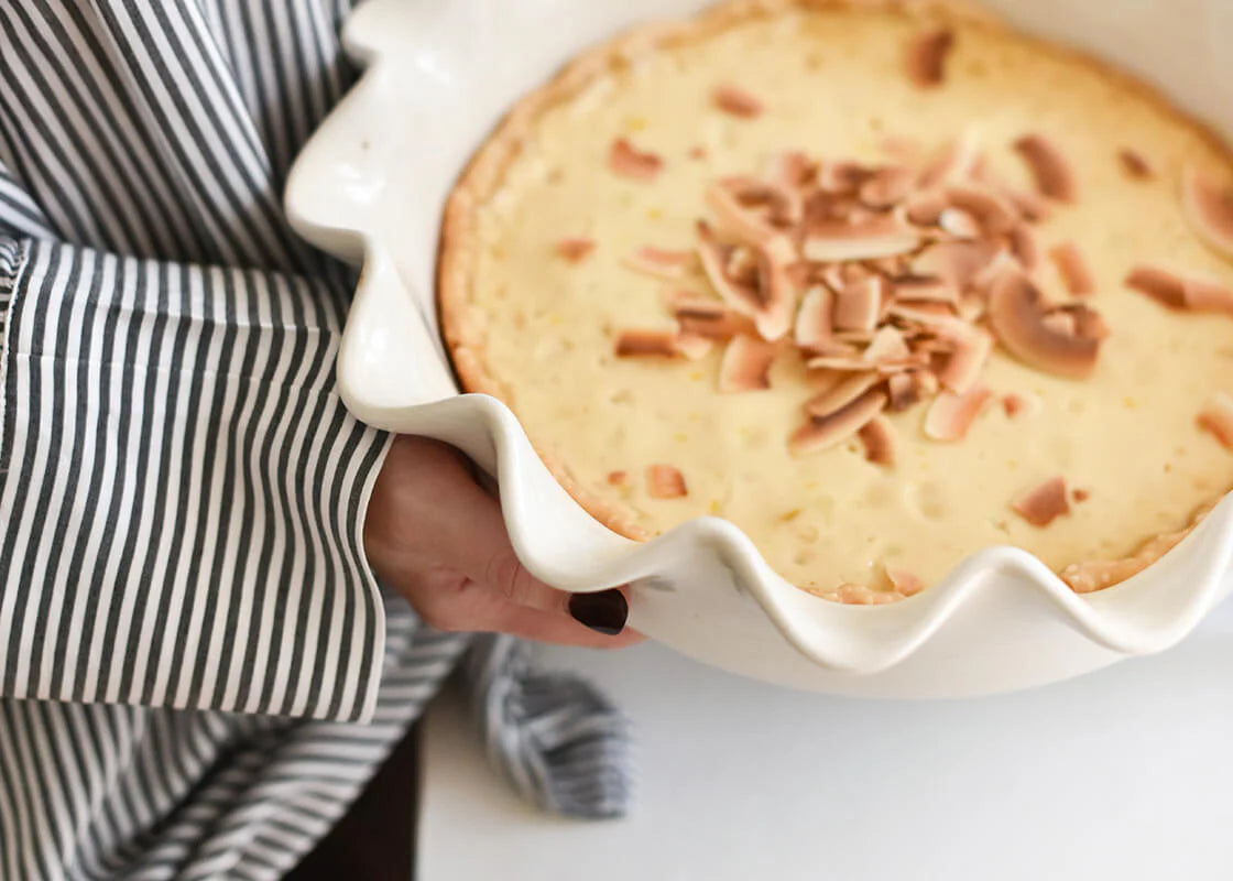 Signature White Ruffle Pie Dish - Elegant Ceramic Baking Pan for Homemade Pies, Tarts & Desserts | Perfect for Thanksgiving, Christmas & Family Gatherings